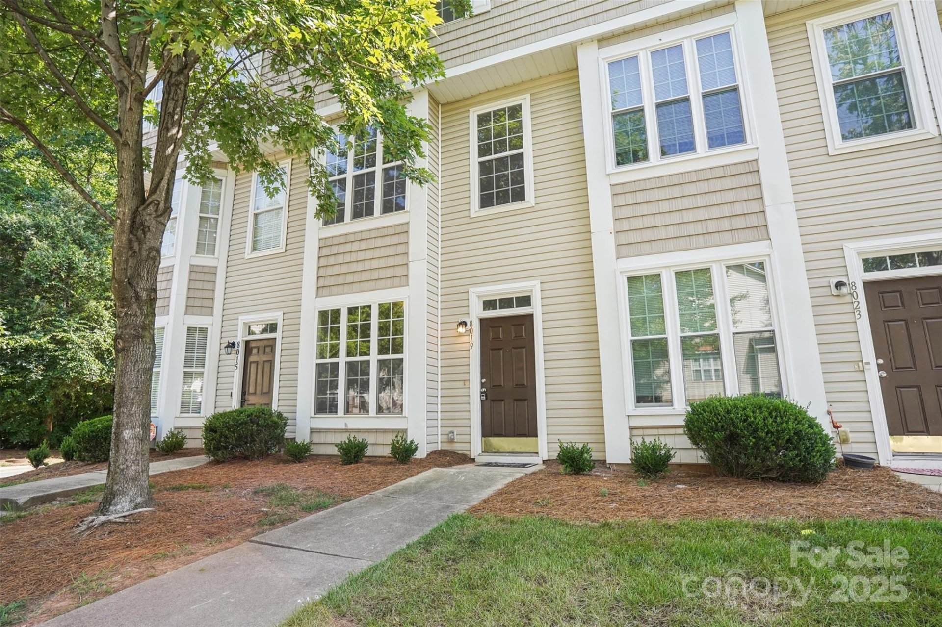 Kings Creek, Charlotte Community