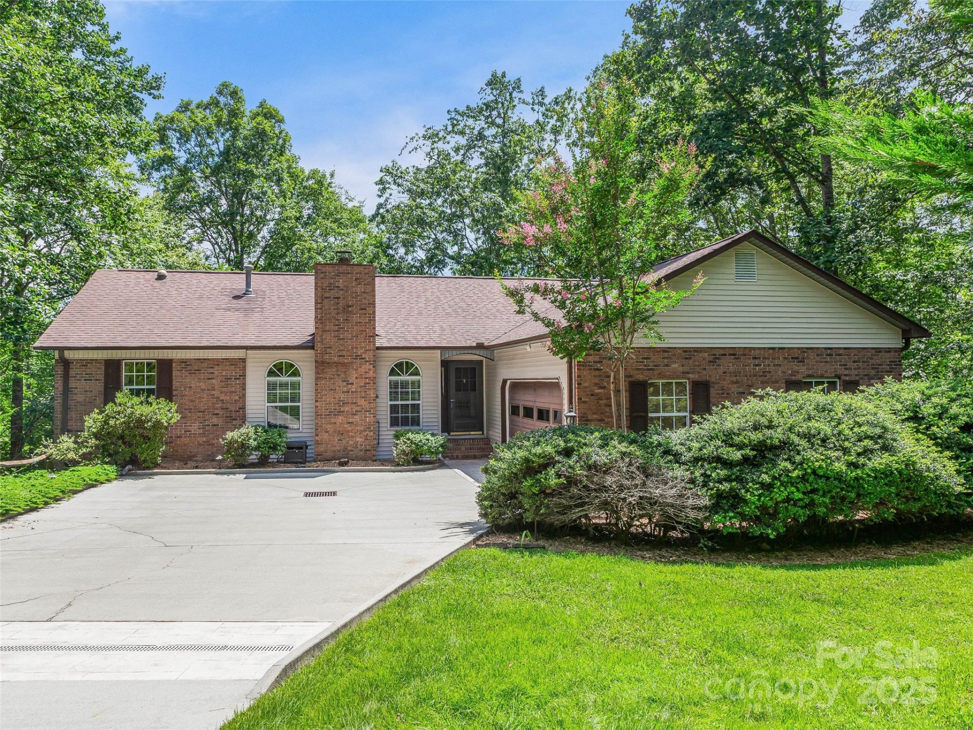 Hunters Glen, Hendersonville Community