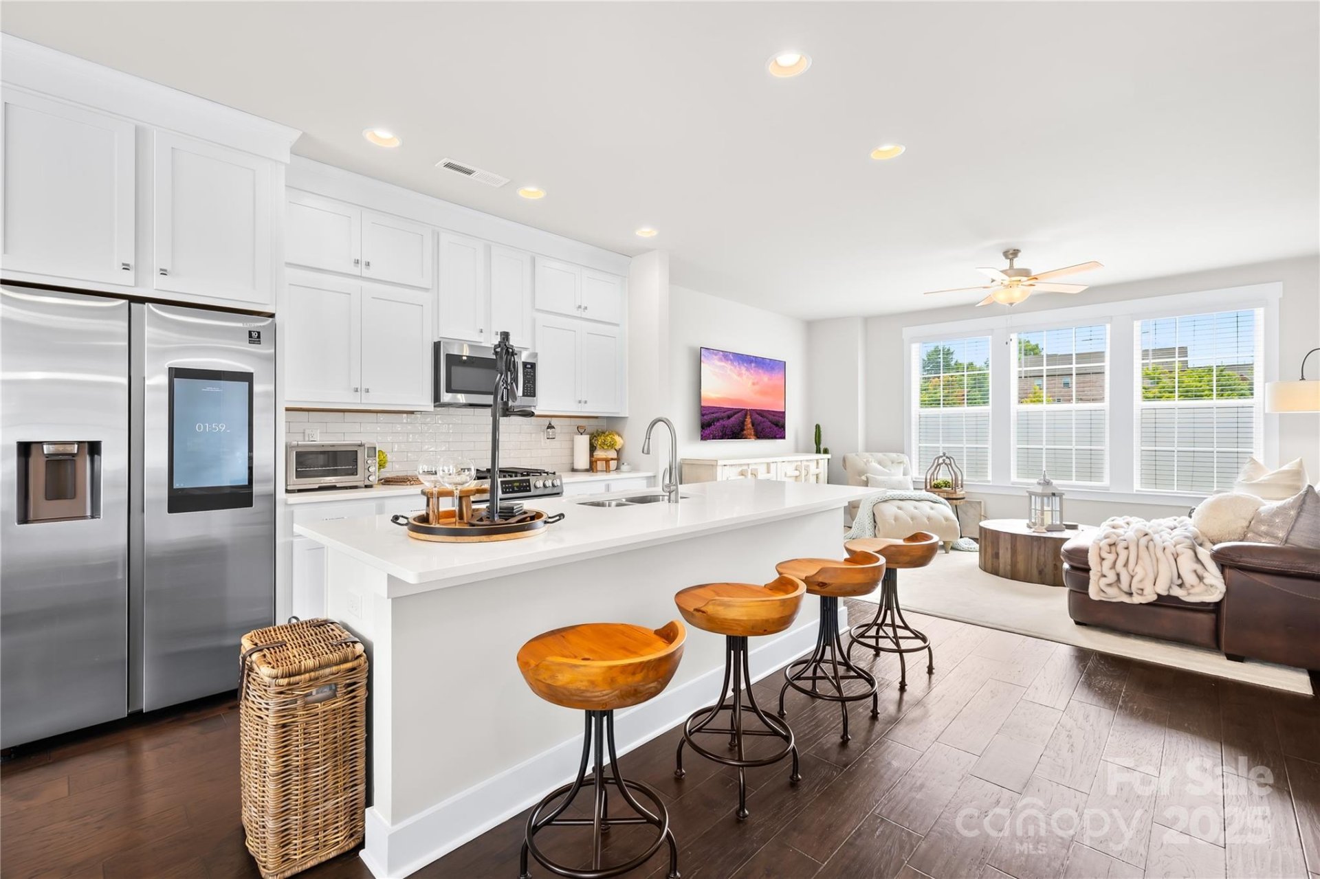 Davidson Bay, Davidson community