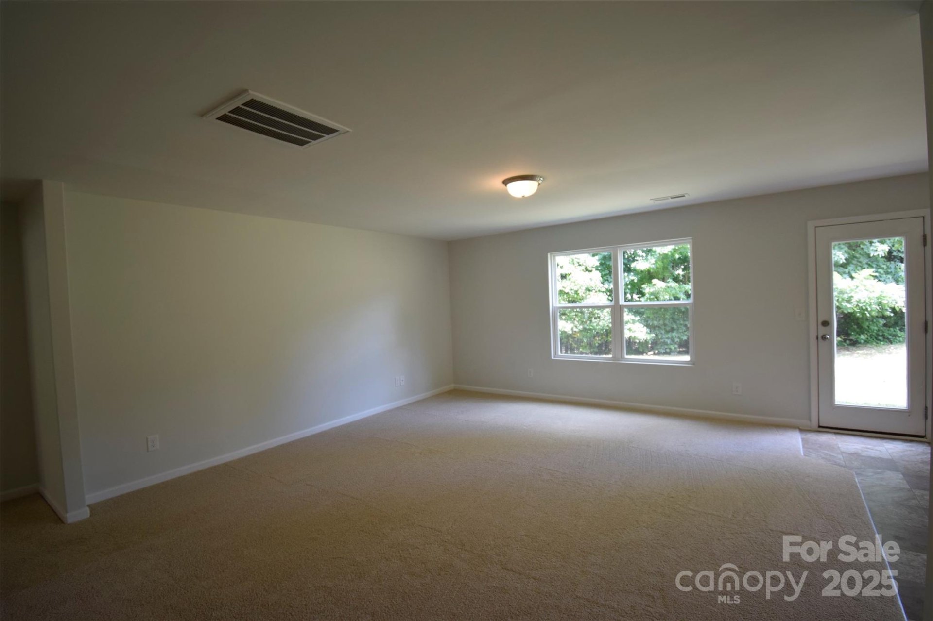 Property image 3 at 9721 Castle Terrace Court, Charlotte, NC 28215