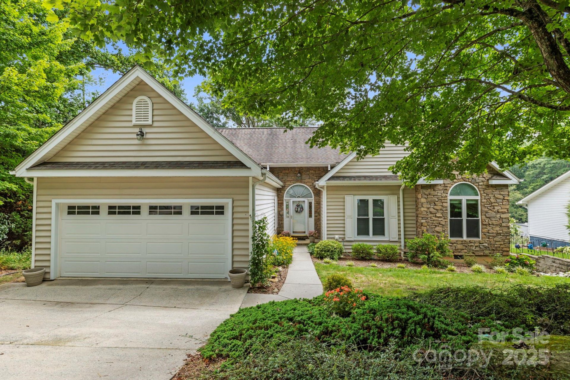Middleton Place, Hendersonville Community