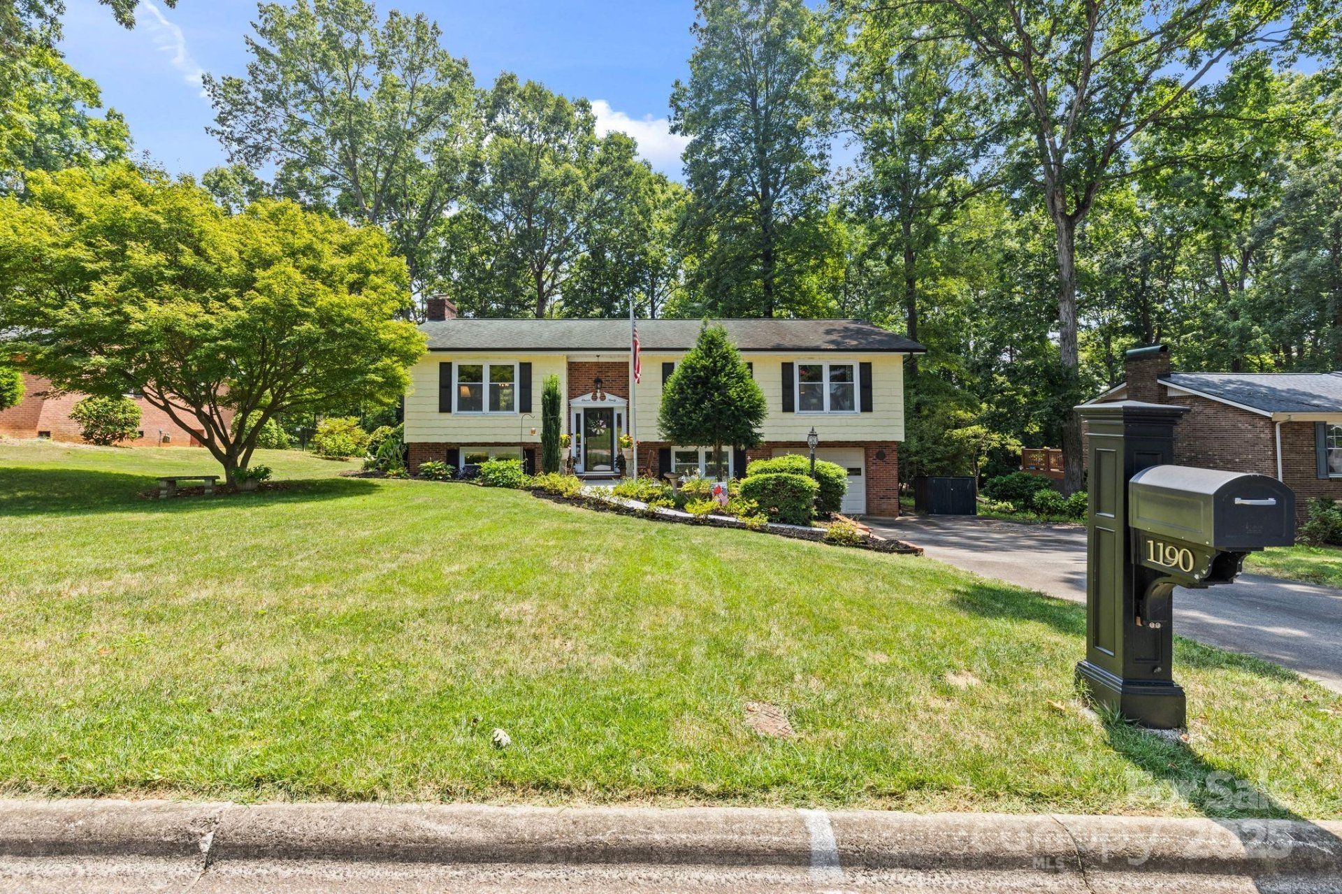 Property image 2 at 1190 18th Avenue, Hickory, NC 28601