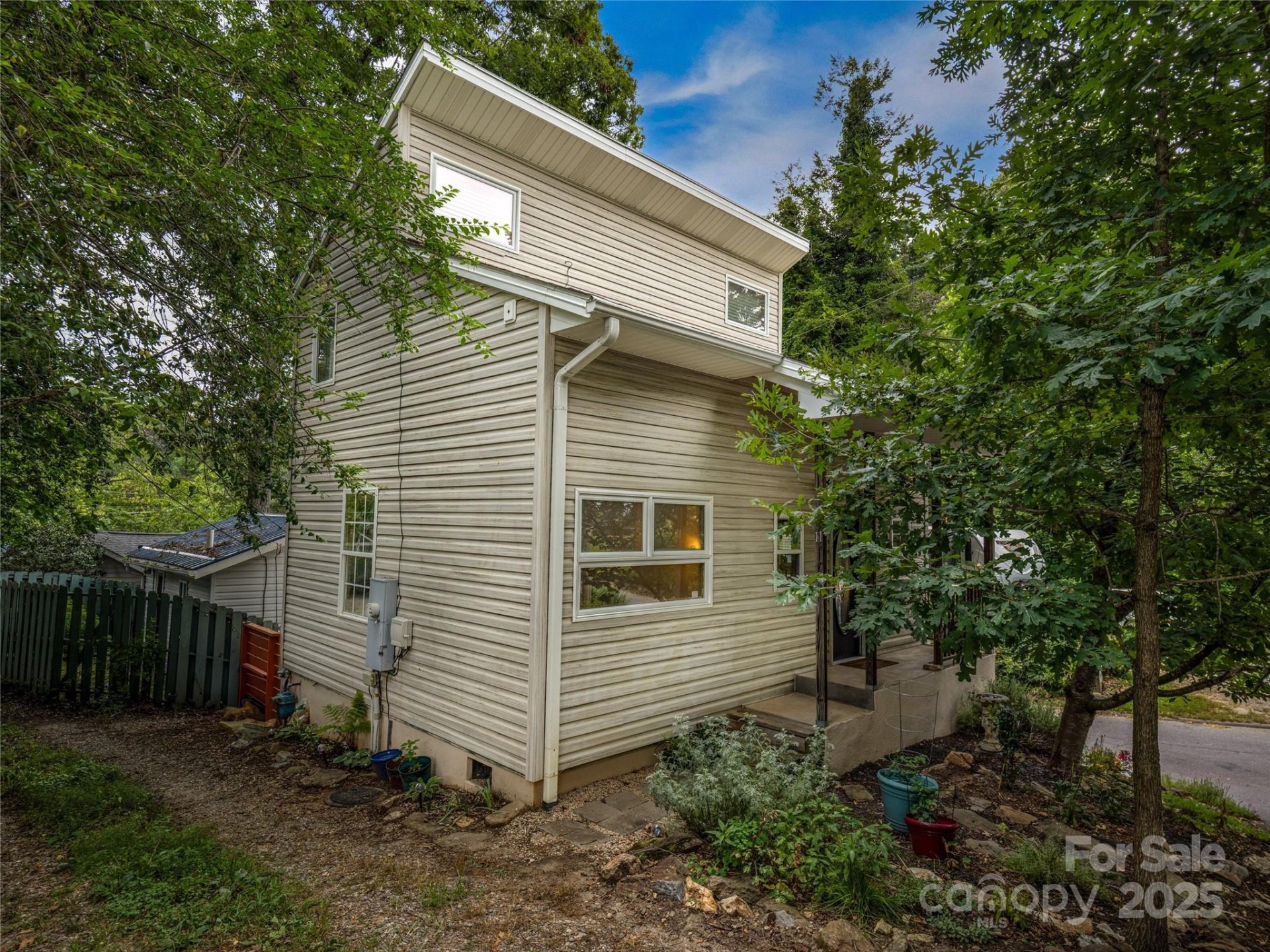 Property image 2 at 11 Pinewood Road, Asheville, NC 28805