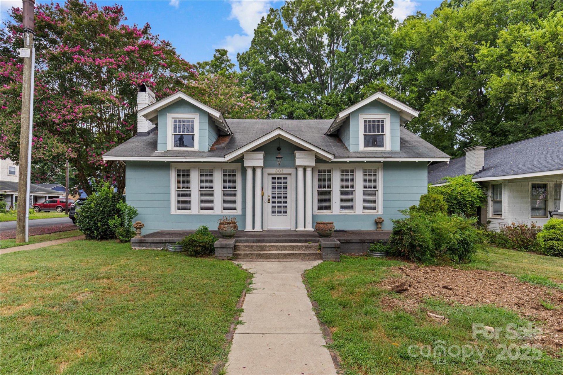 Property image 1 at 801 Hawthorne Lane, Charlotte, NC 28204