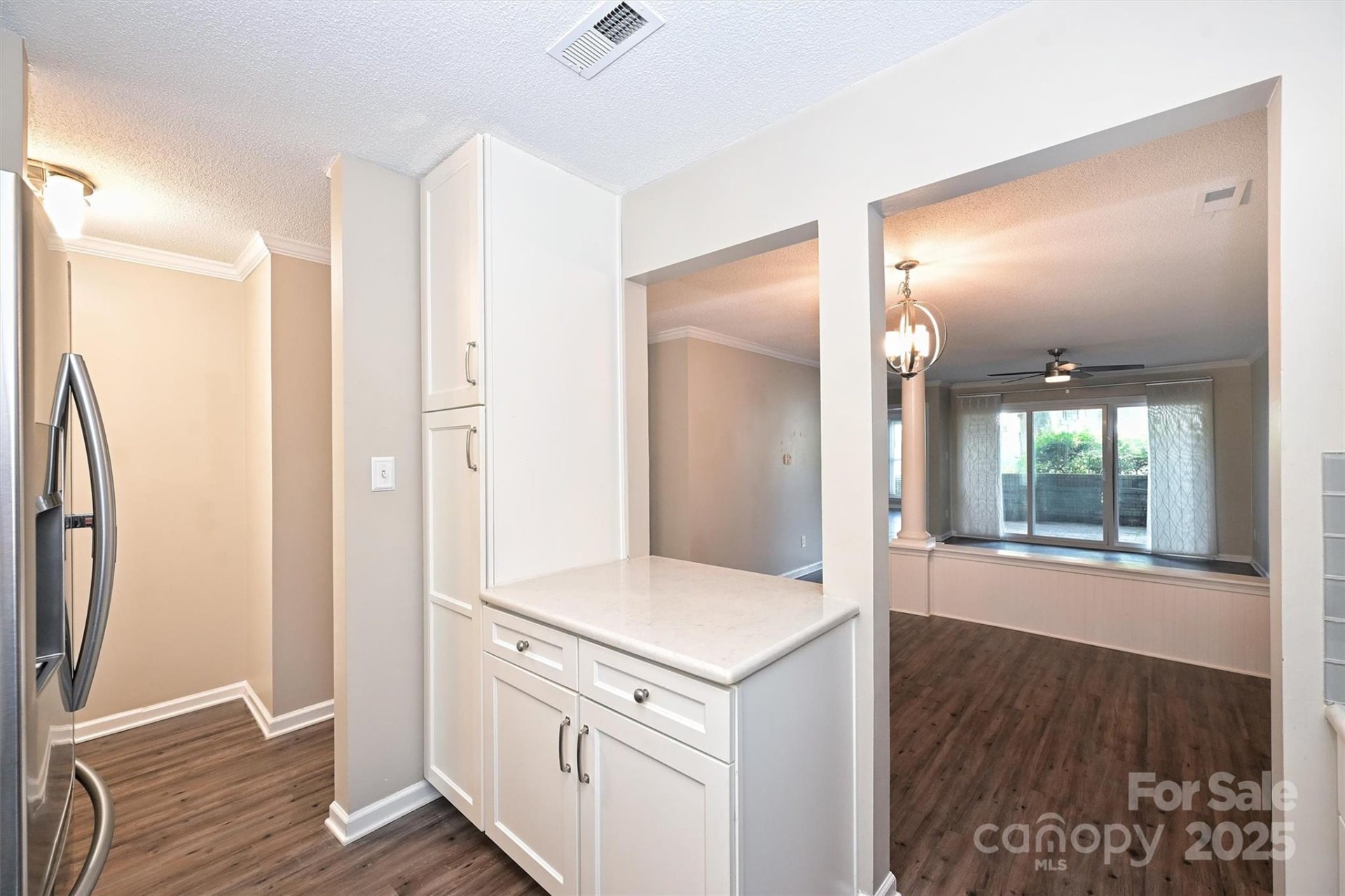 Property image 5 at 2719 Selwyn Avenue, Charlotte, NC 28209