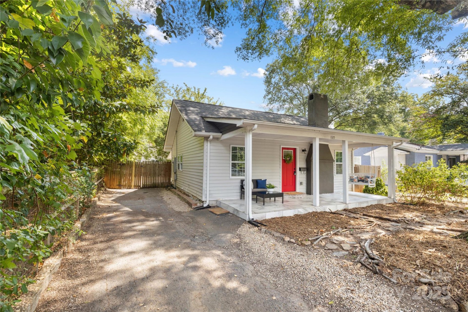 Property image 3 at 1325 Shamrock Drive, Charlotte, NC 28205