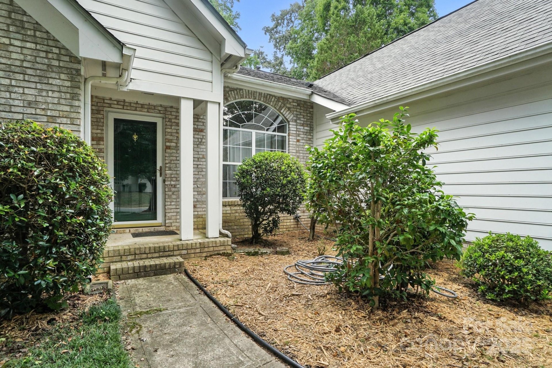 Property image 2 at 8213 Martindale Lane, Charlotte, NC 28216