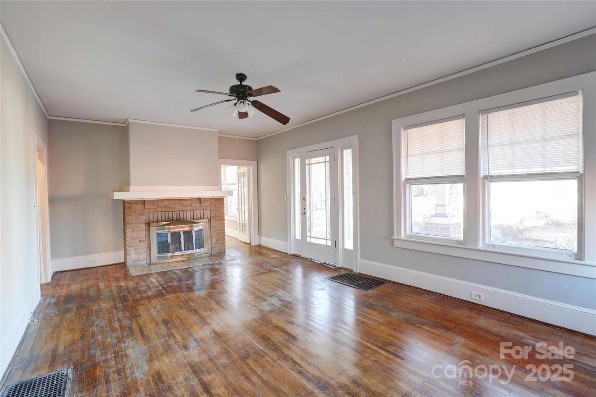 Property image 3 at 610 Hawthorne Lane, Charlotte, NC 28204