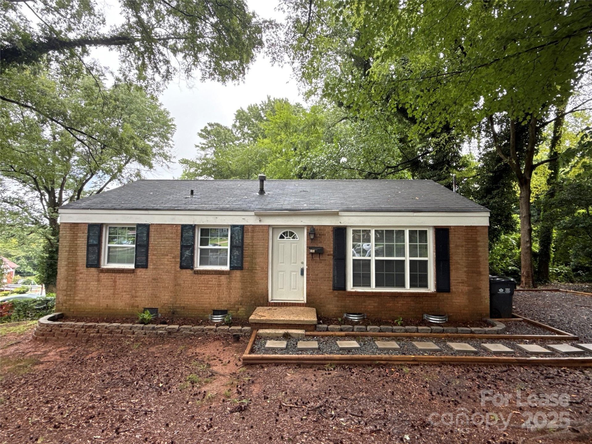 2818 Ravencroft Drive