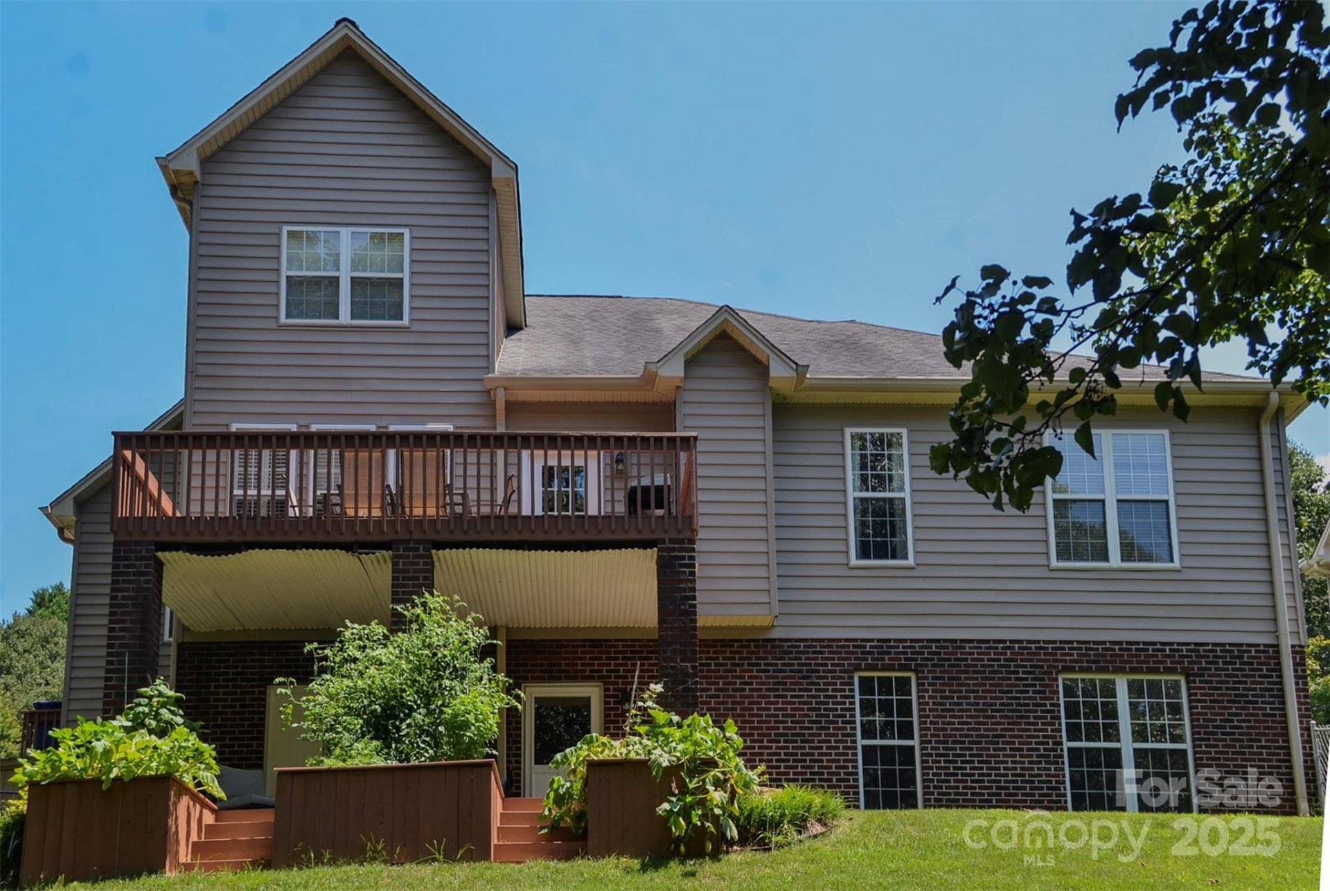Property image 2 at 5665 Gold Creek Bay Drive, Hickory, NC 28601