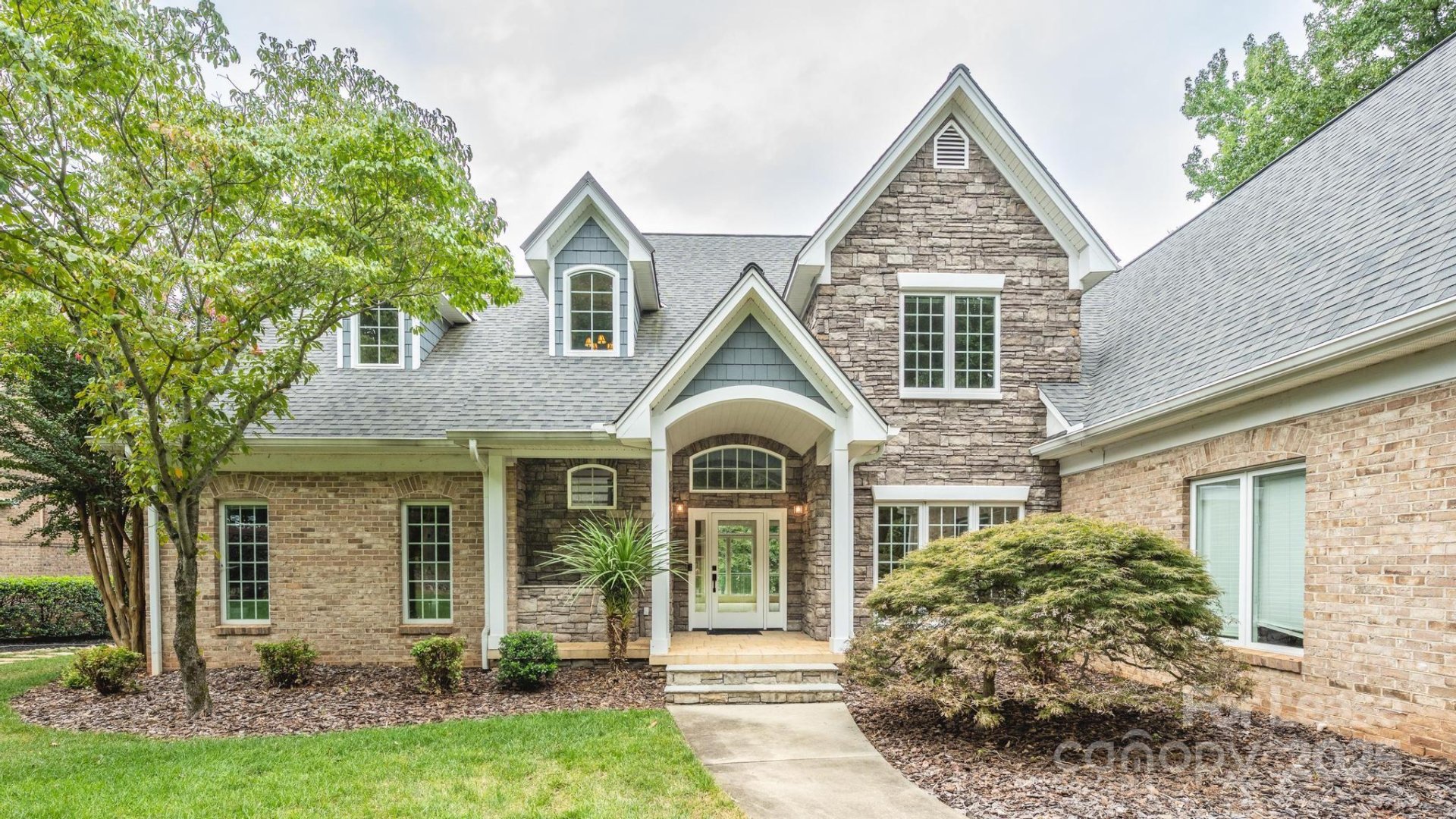 Property image 2 at 112 Cedar Bluff Lane, Mooresville, NC 28117