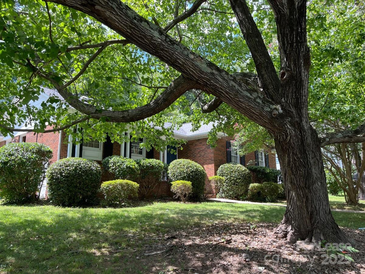 Property image 2 at 6734 Knollgate Drive, Charlotte, NC 28212