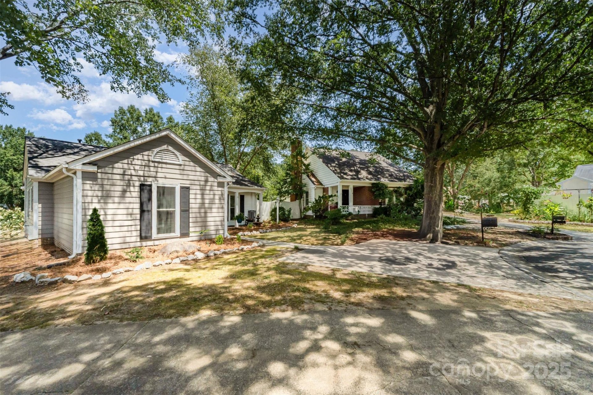 Property image 3 at 2722 Hillmont Drive, Charlotte, NC 28226