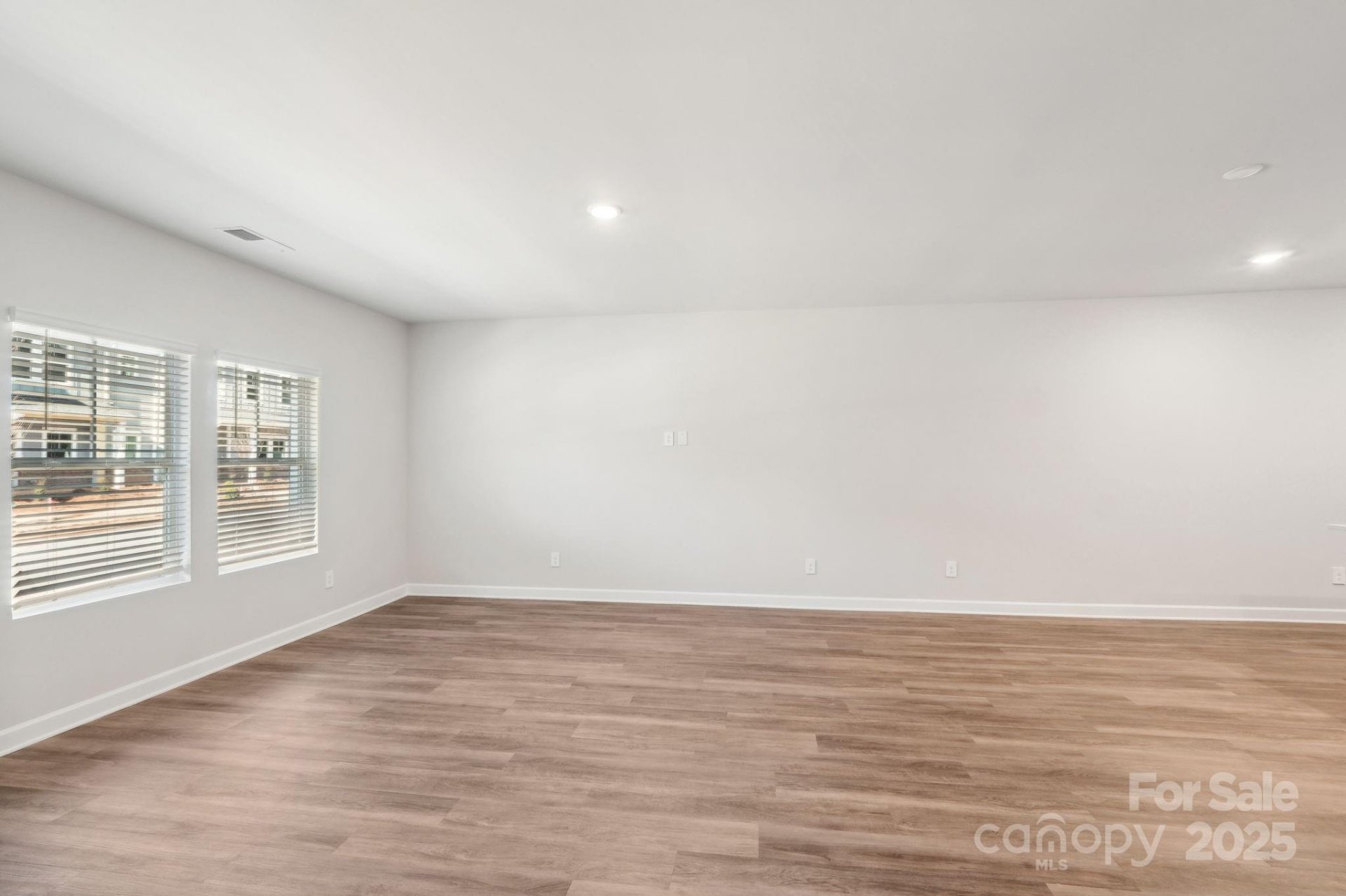 Property image 3 at 125 Utility Lane, Mooresville, NC 28117