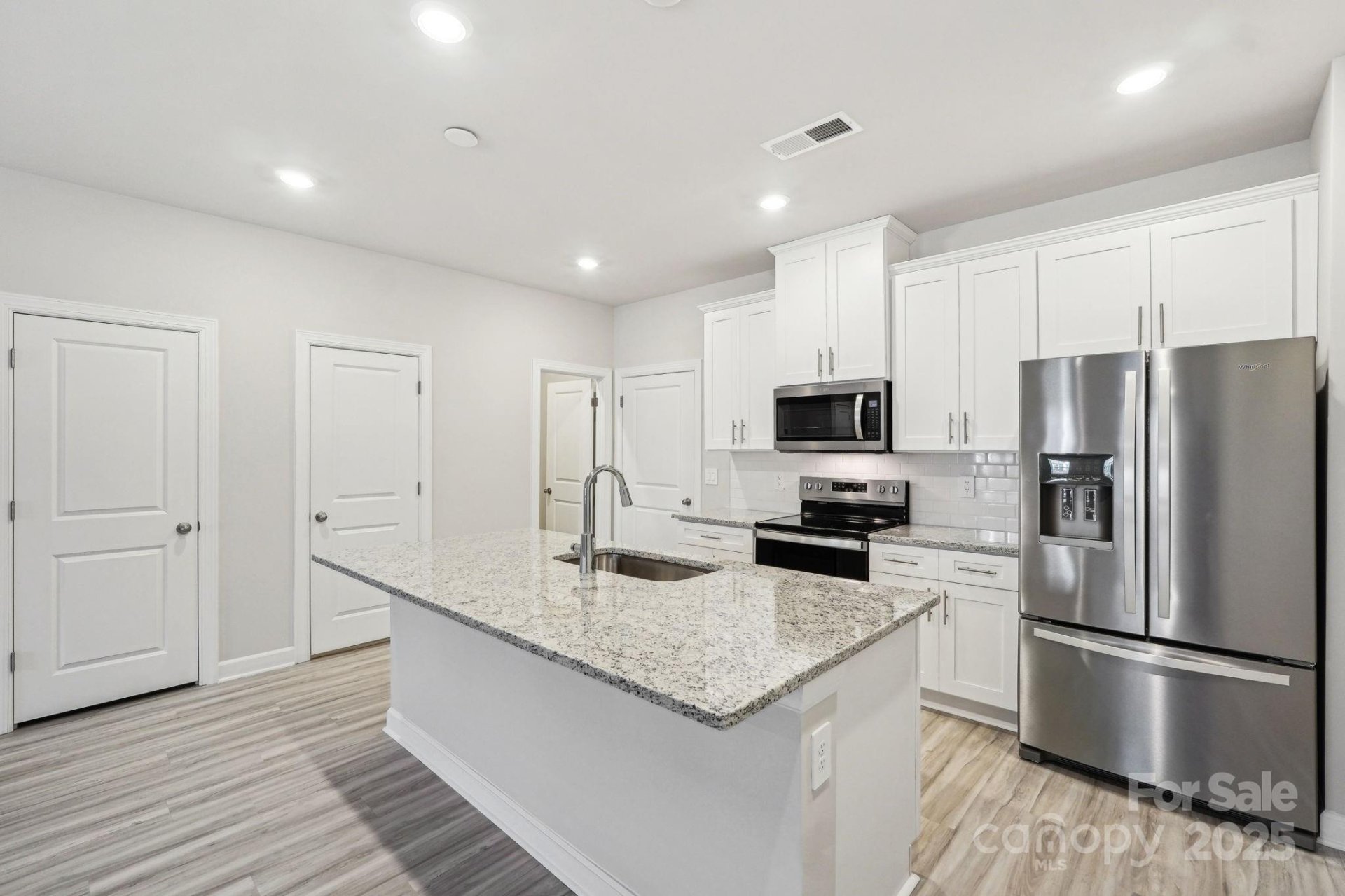 Property image 4 at 135 Utility Lane, Mooresville, NC 28117