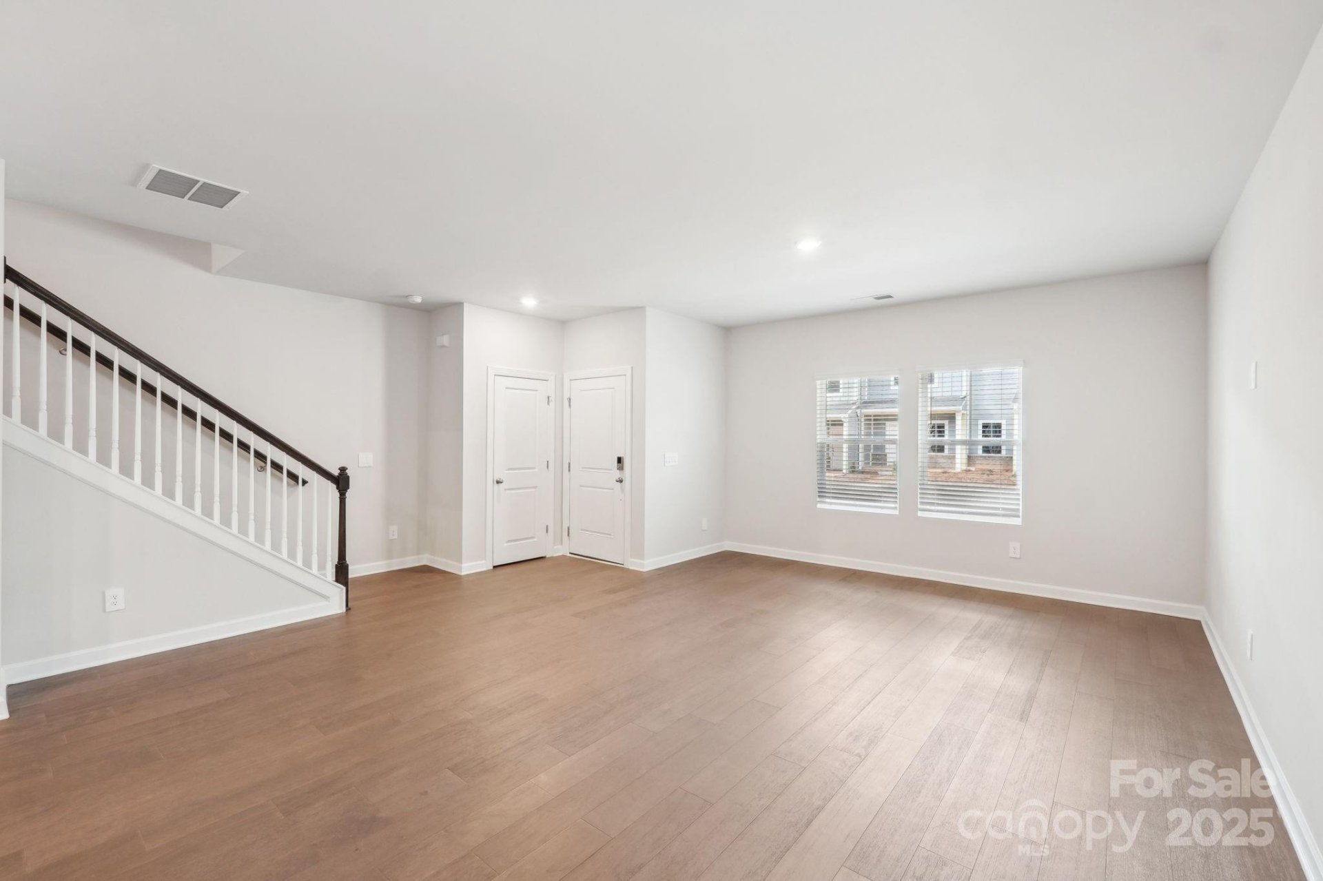 Property image 3 at 135 Utility Lane, Mooresville, NC 28117
