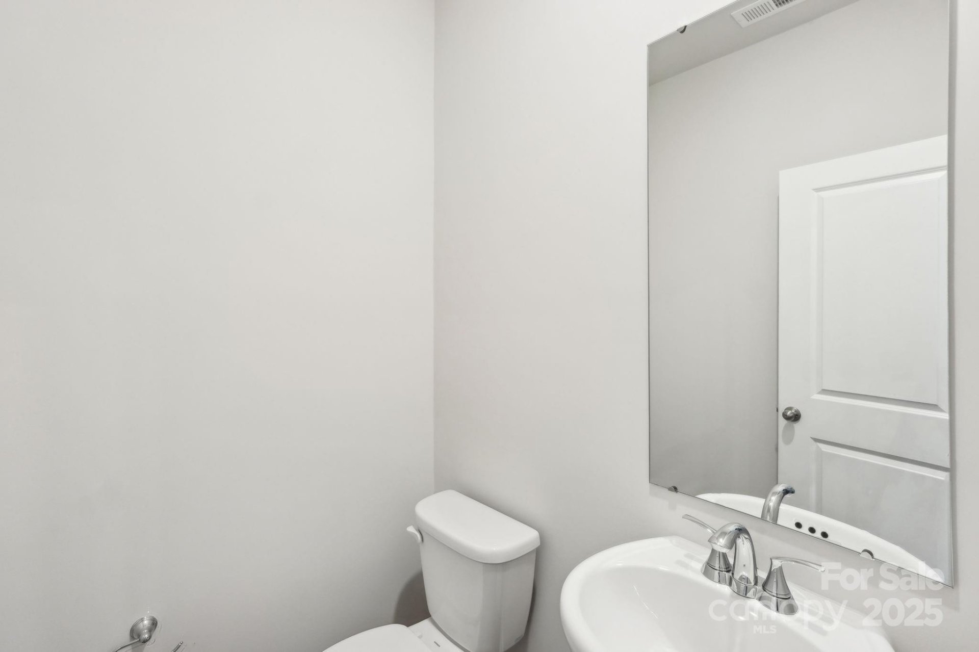 Property image 5 at 135 Utility Lane, Mooresville, NC 28117