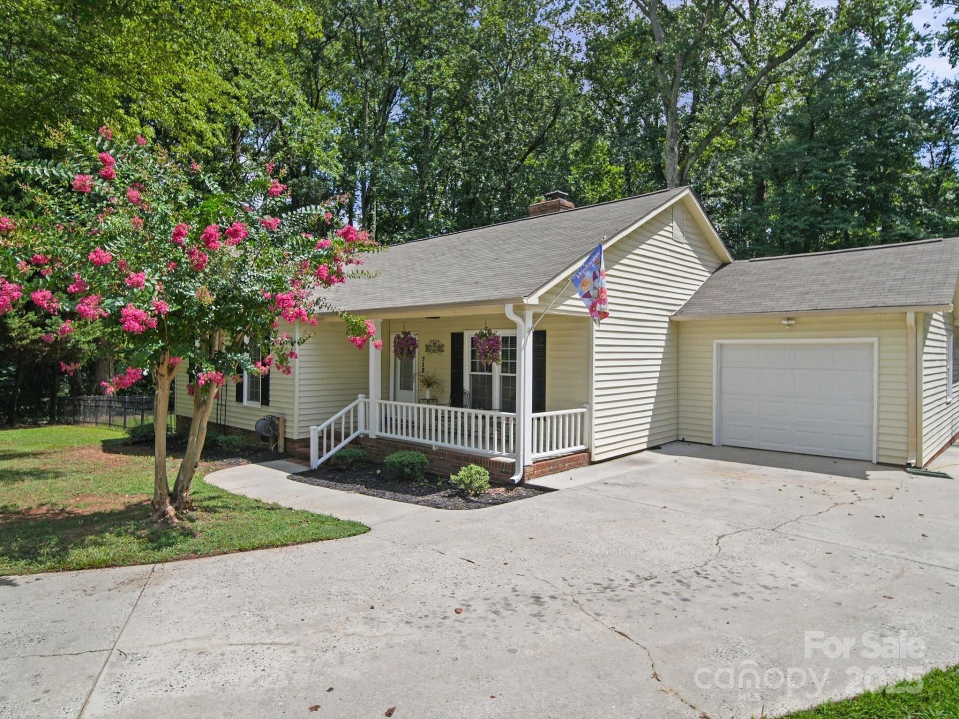 Property image 2 at 713 Hickory Hill Court, Gastonia, NC 28054