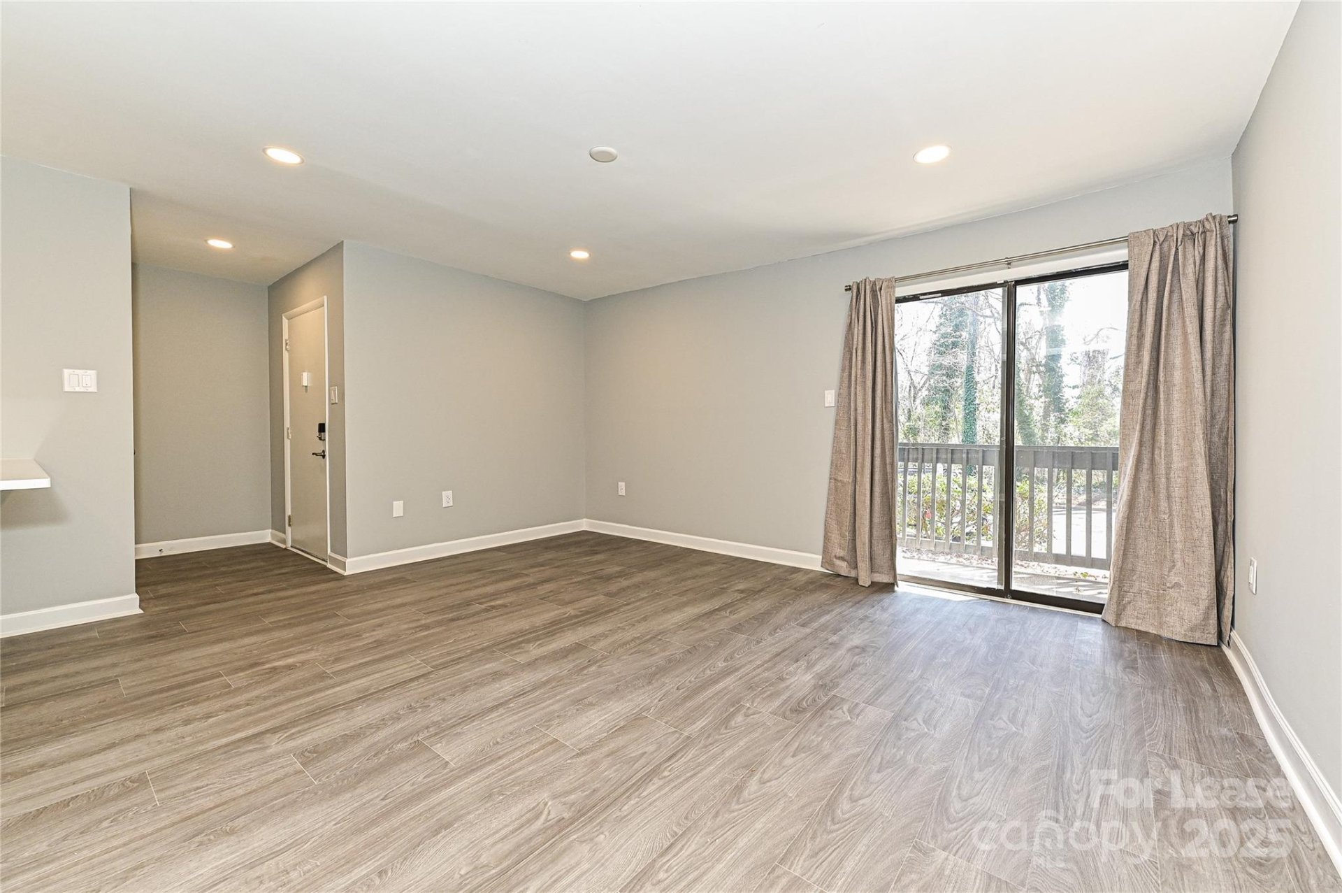 Property image 2 at 5020 Sardis Road, Charlotte, NC 28270