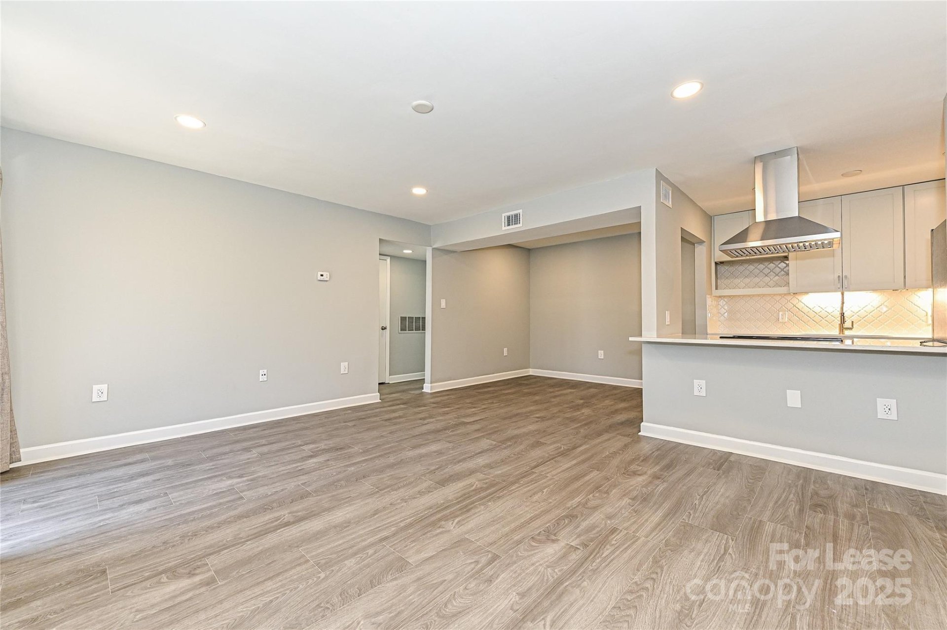Property image 4 at 5020 Sardis Road, Charlotte, NC 28270