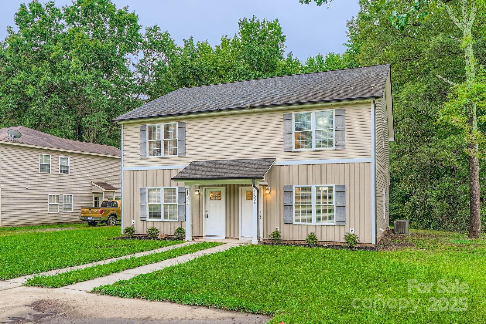 Delta Acres, Charlotte Community