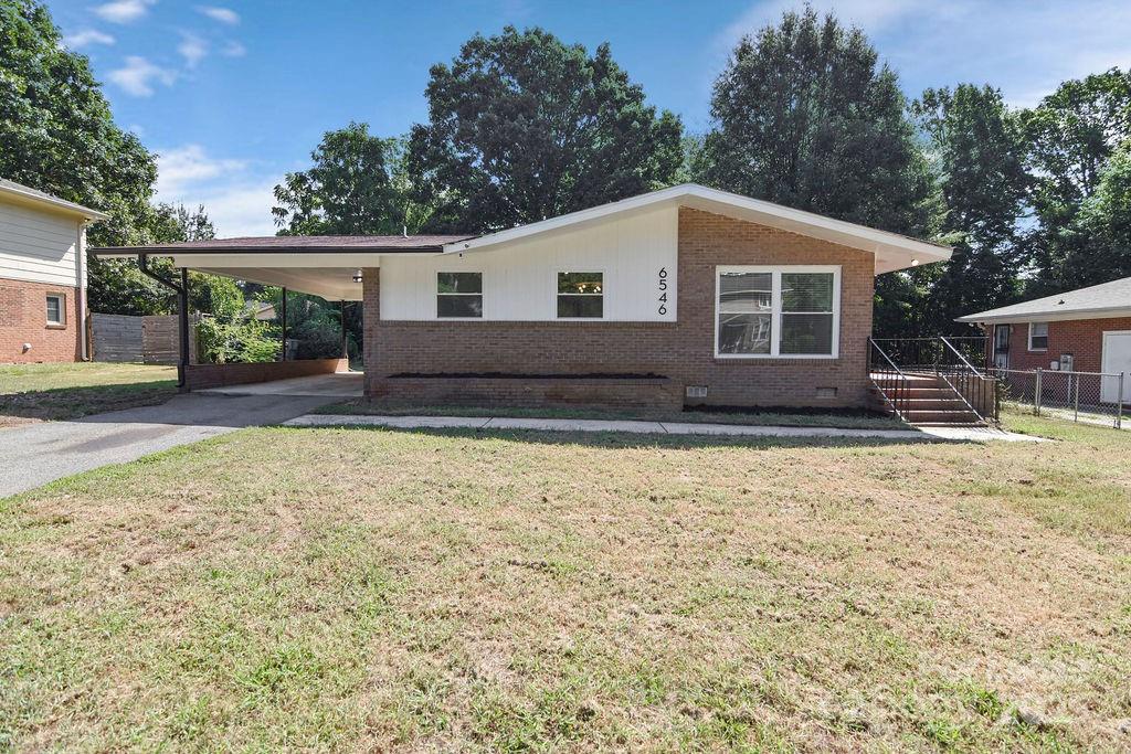 Property image 1 at 6546 Heatherbrook Avenue, Charlotte, NC 28213