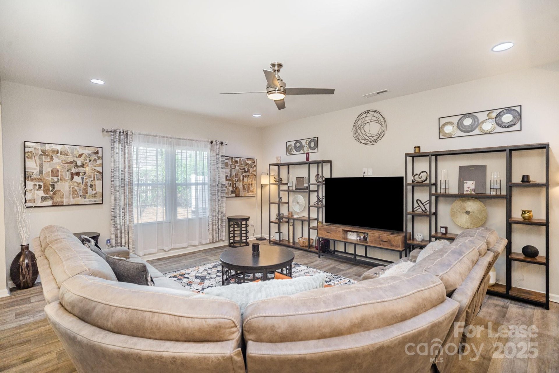 Property image 3 at 5948 River Meadow Court, Charlotte, NC 28213