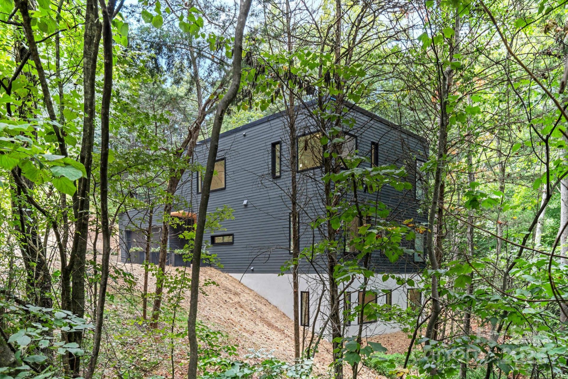801 Autumnwood Lane