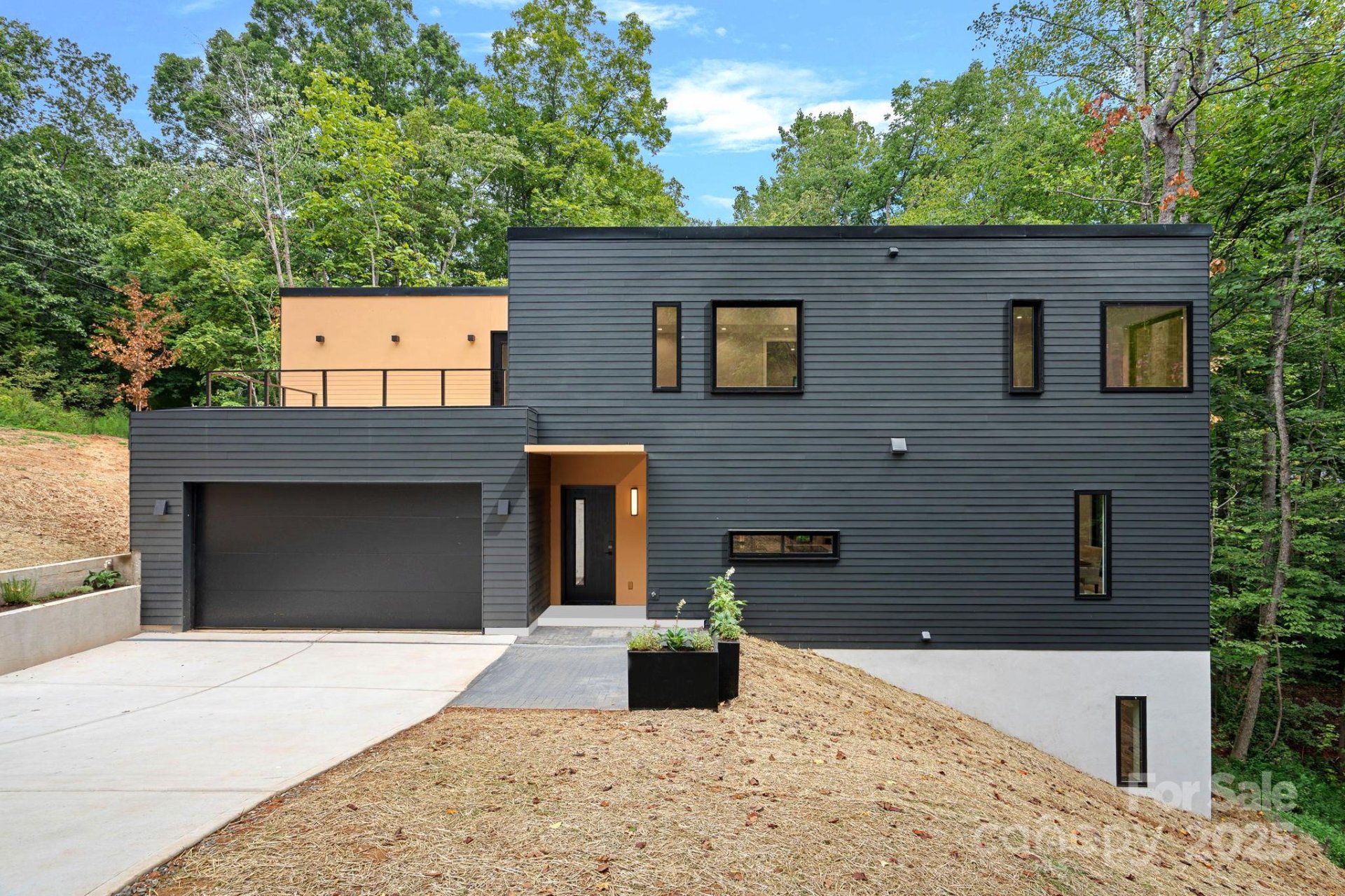 Property image 2 at 801 Autumnwood Lane, Charlotte, NC 28213