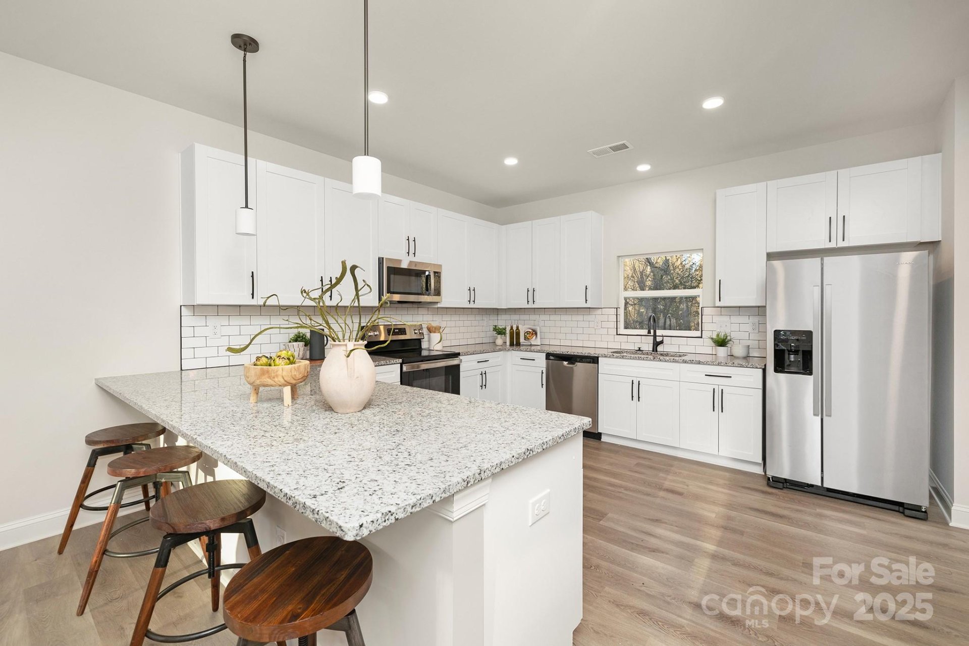Property image 2 at 804 Plaza Walk Drive, Charlotte, NC 28215