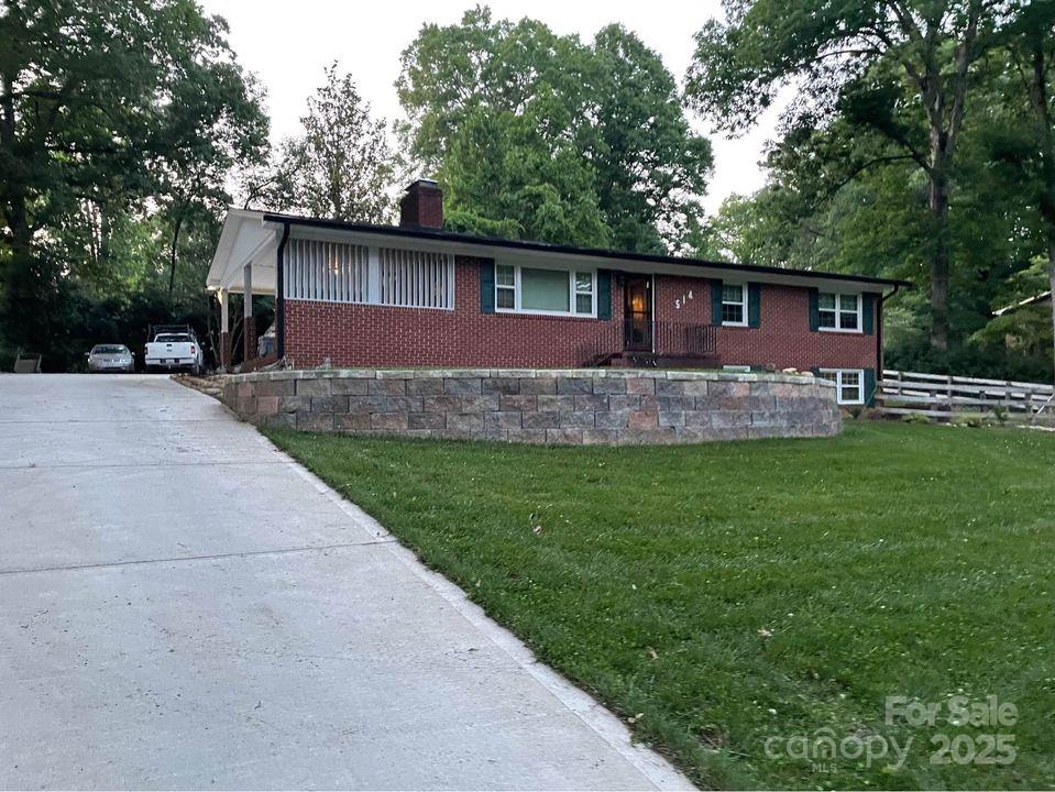 514 Crestview Drive