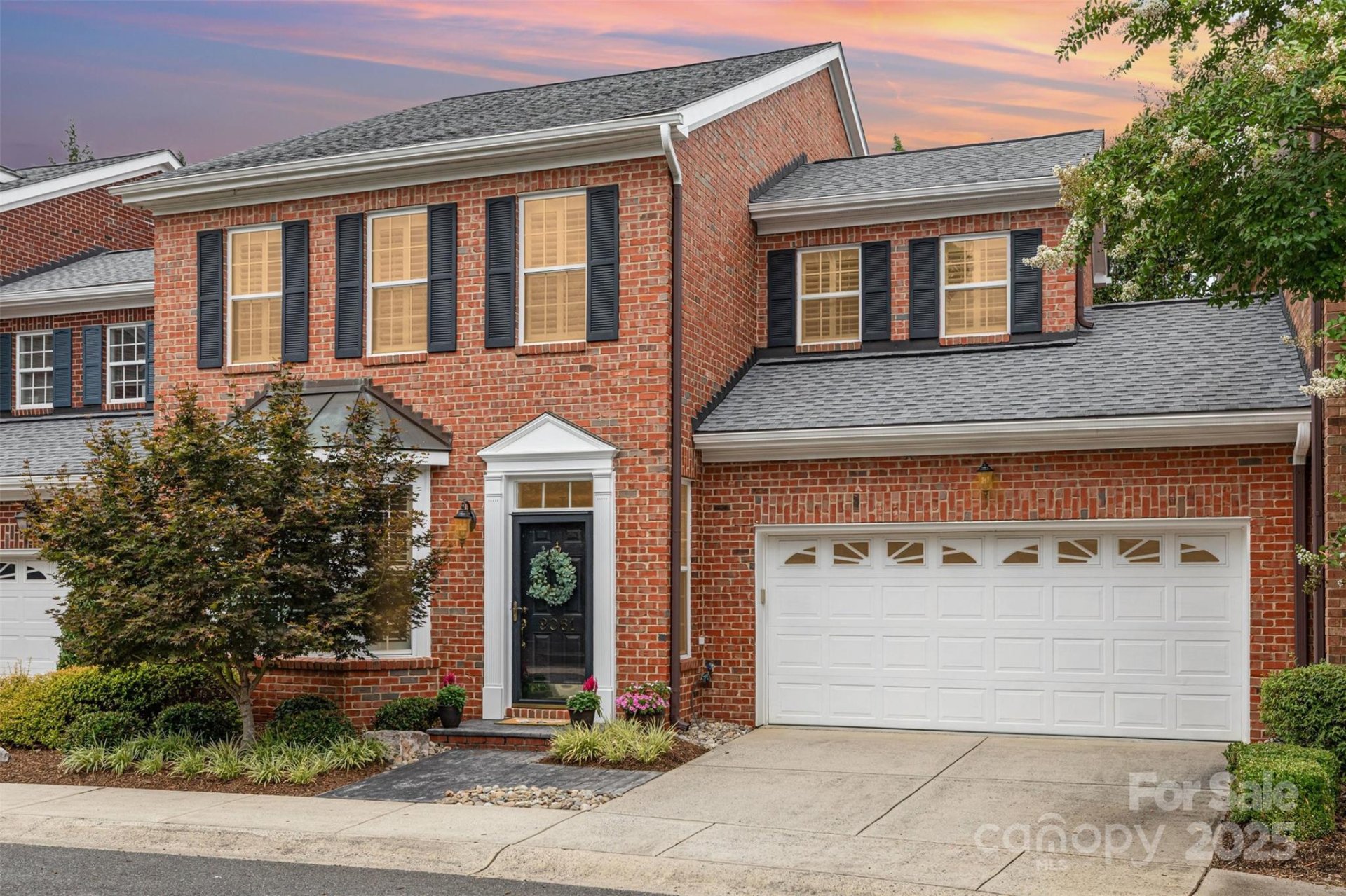 Bonnie Briar, Charlotte Community
