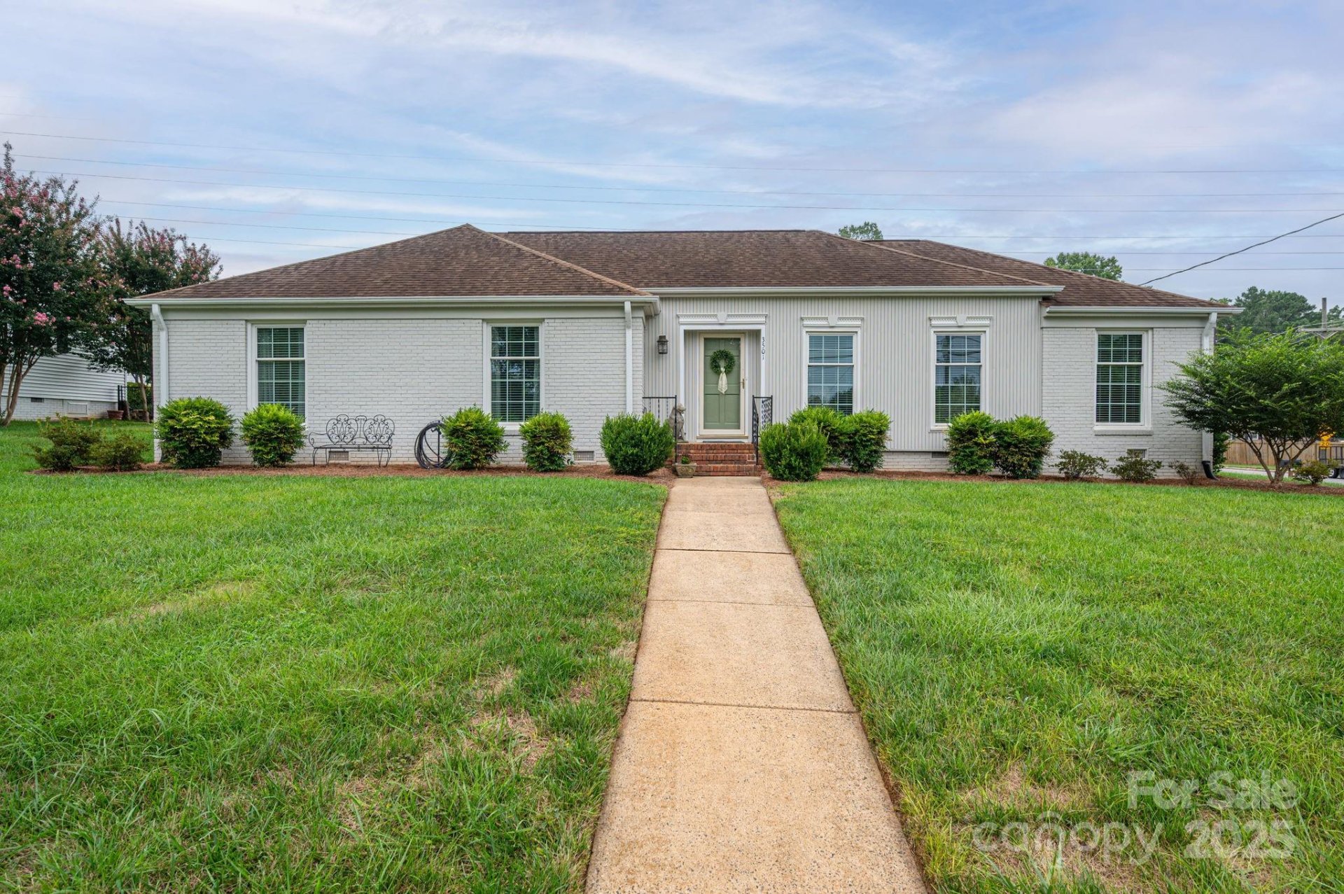 Gardner Woods, Gastonia Community
