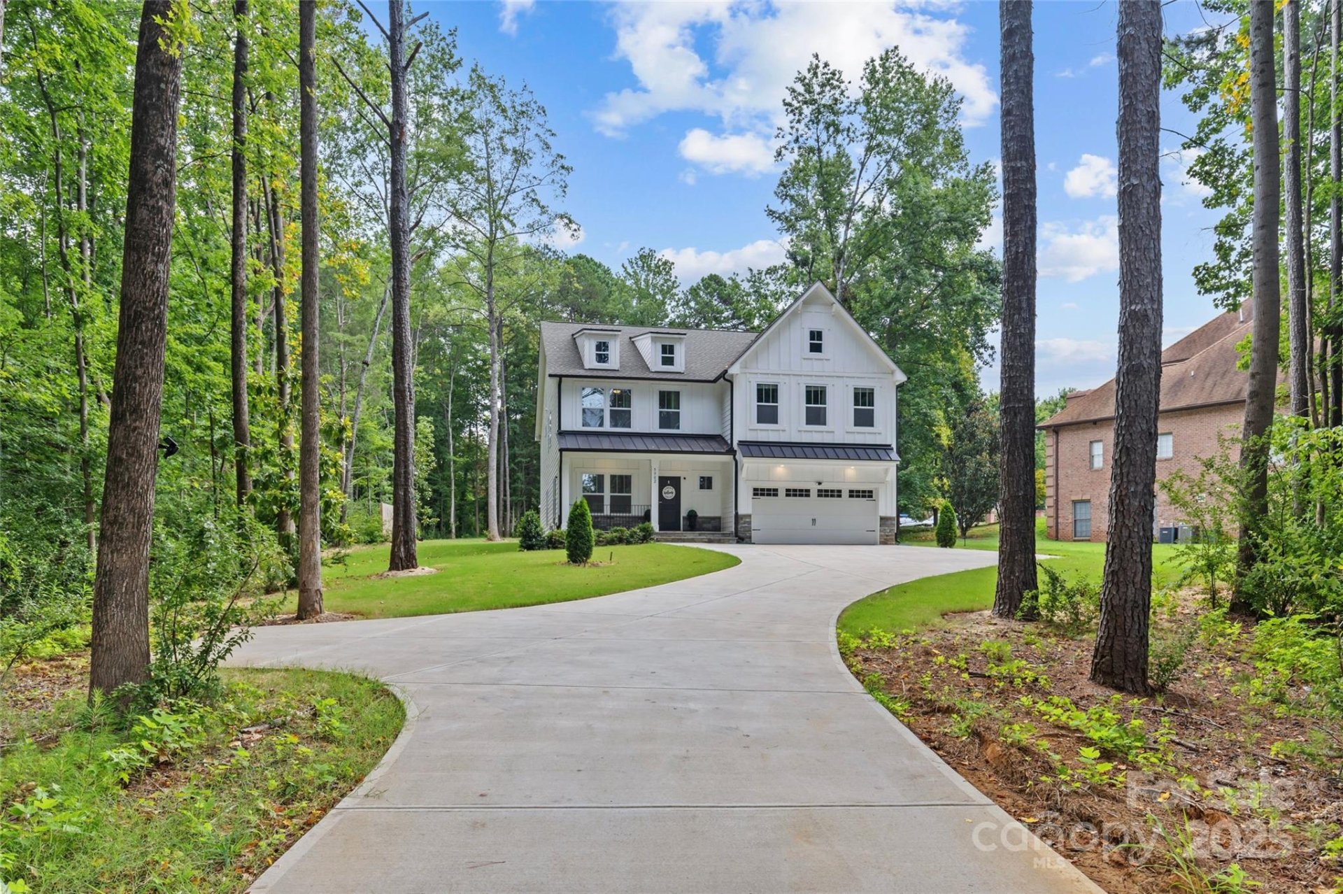 Property image 2 at 5902 Beatties Ford Road, Charlotte, NC 28216