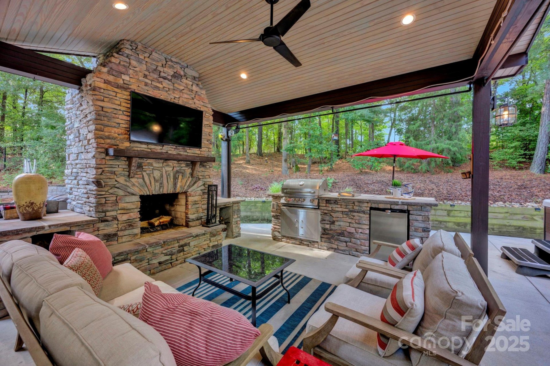 Property image 4 at 134 Lakeshore Hills Drive, Mooresville, NC 28117