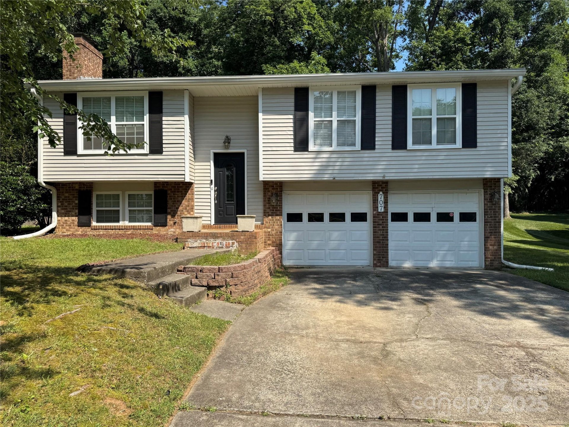 Property image 3 at 707 Regency Drive, Charlotte, NC 28211