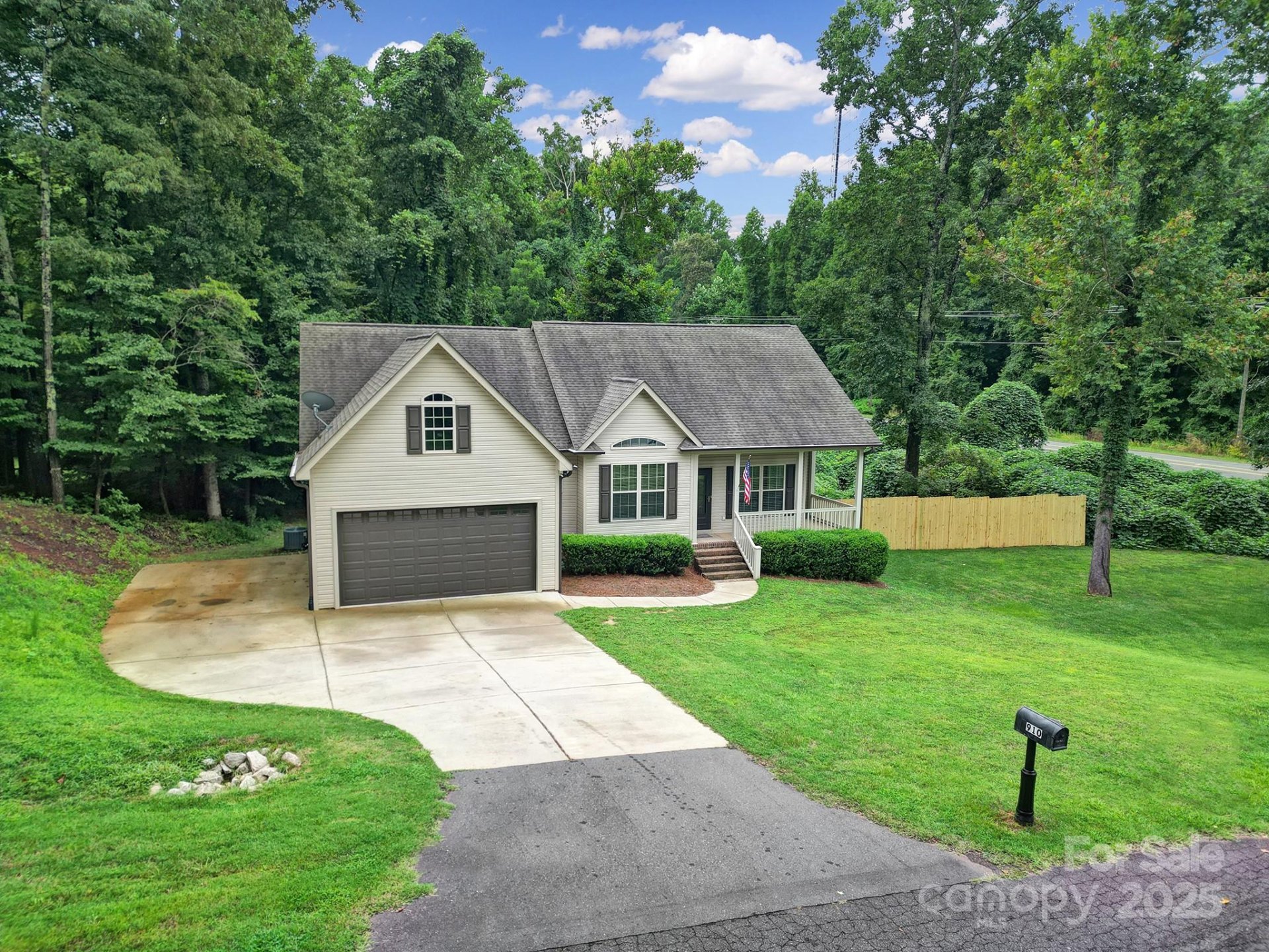 910 Pine Knoll Road