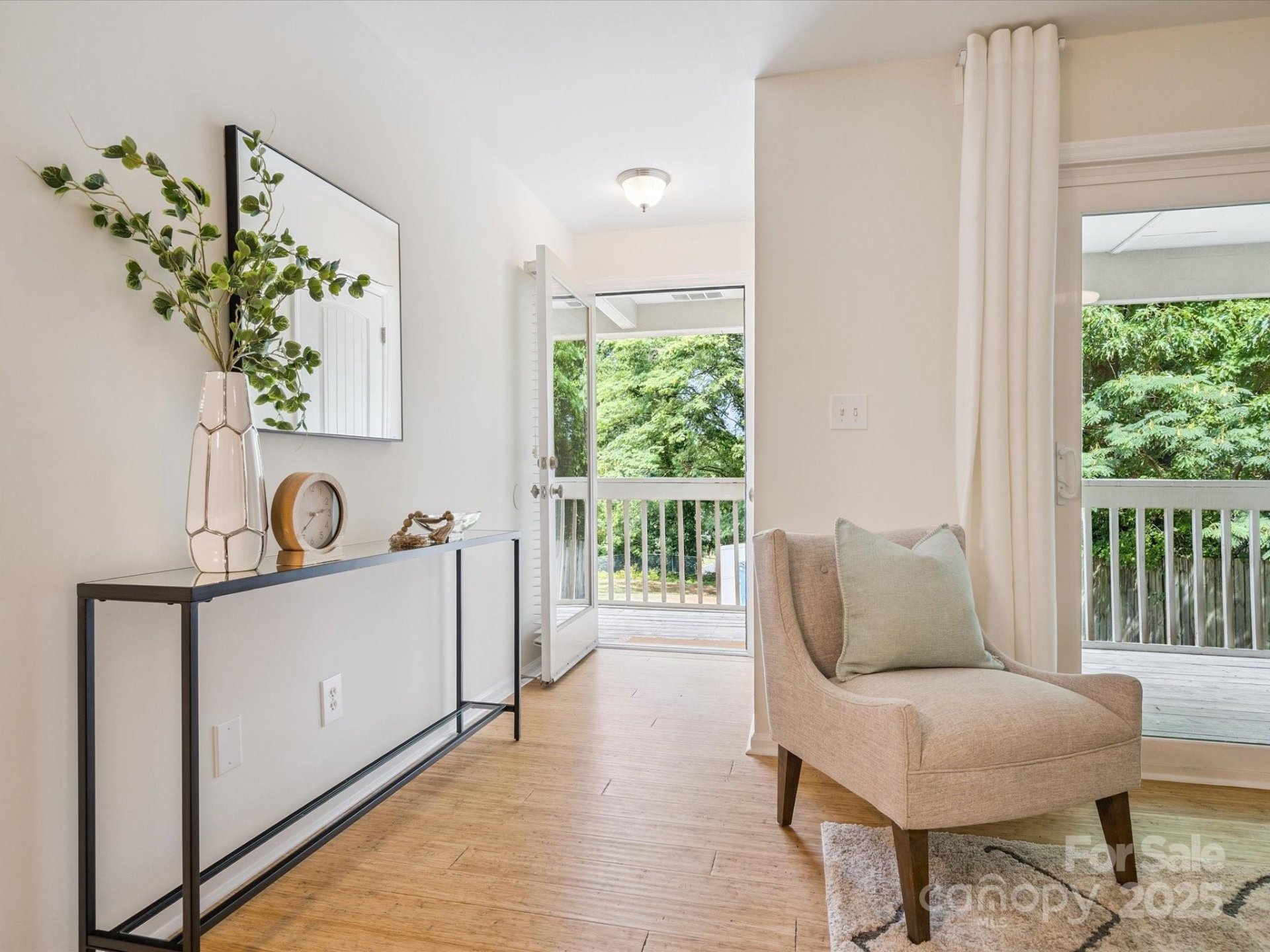 Property image 4 at 1051 Churchill Downs Court, Charlotte, NC 28211
