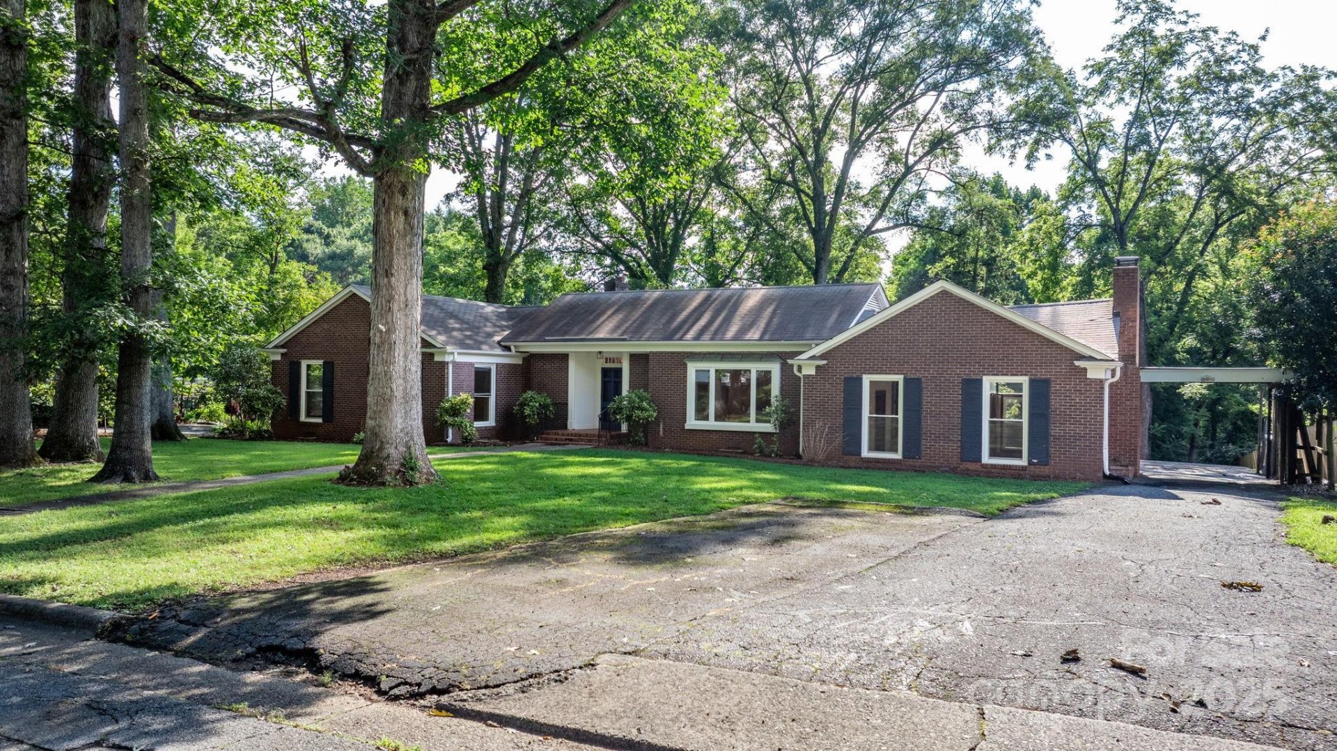 Property image 1 at 1615 Brentwood Drive, Newton, NC 28658