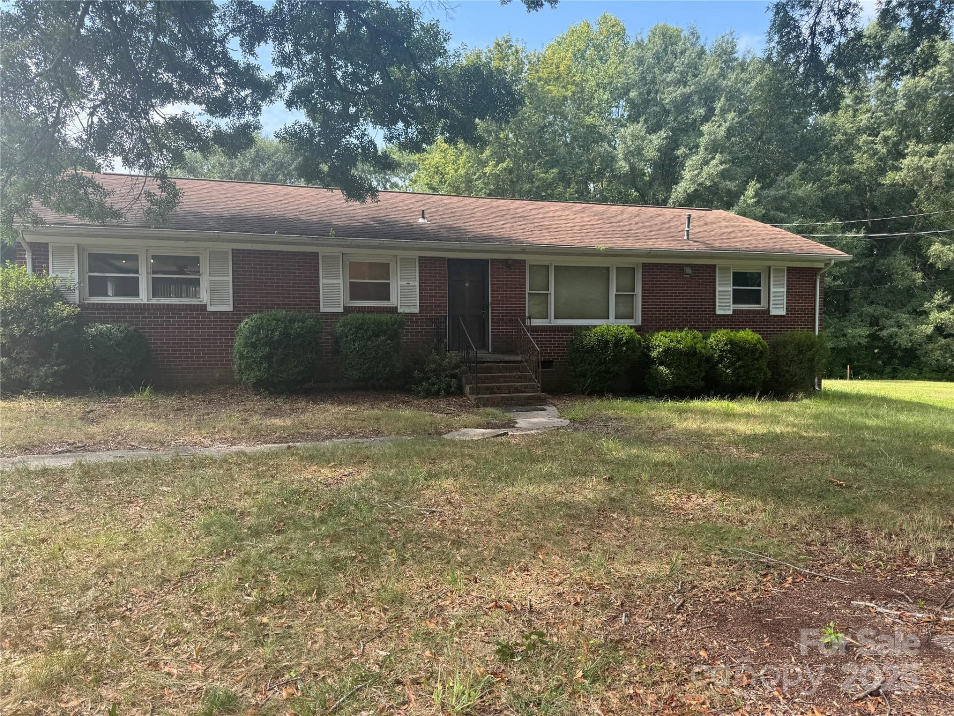 Property image 1 at 2501 Twin Avenue, Gastonia, NC 28052