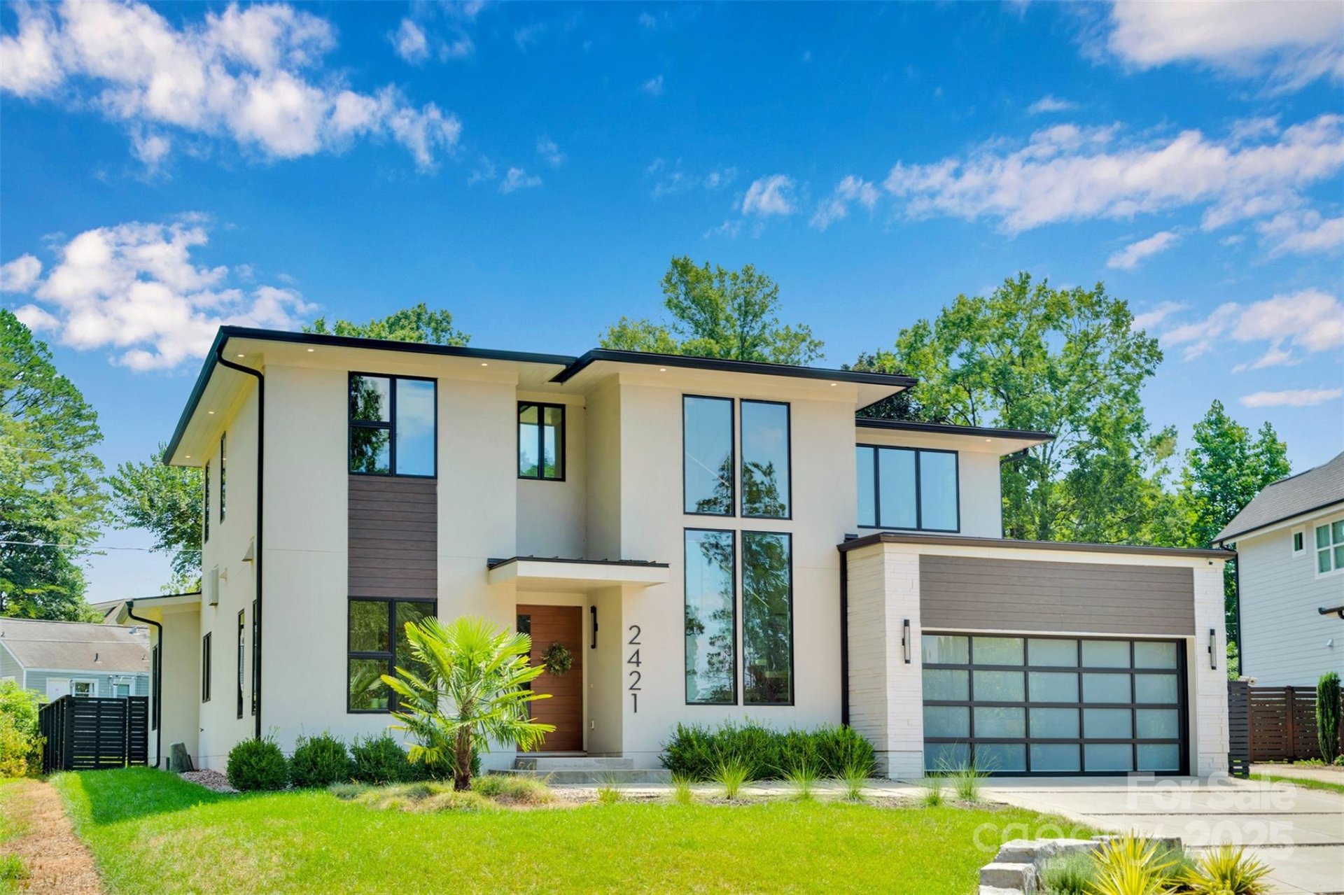 Property image 1 at 2421 Roslyn Avenue, Charlotte, NC 28208