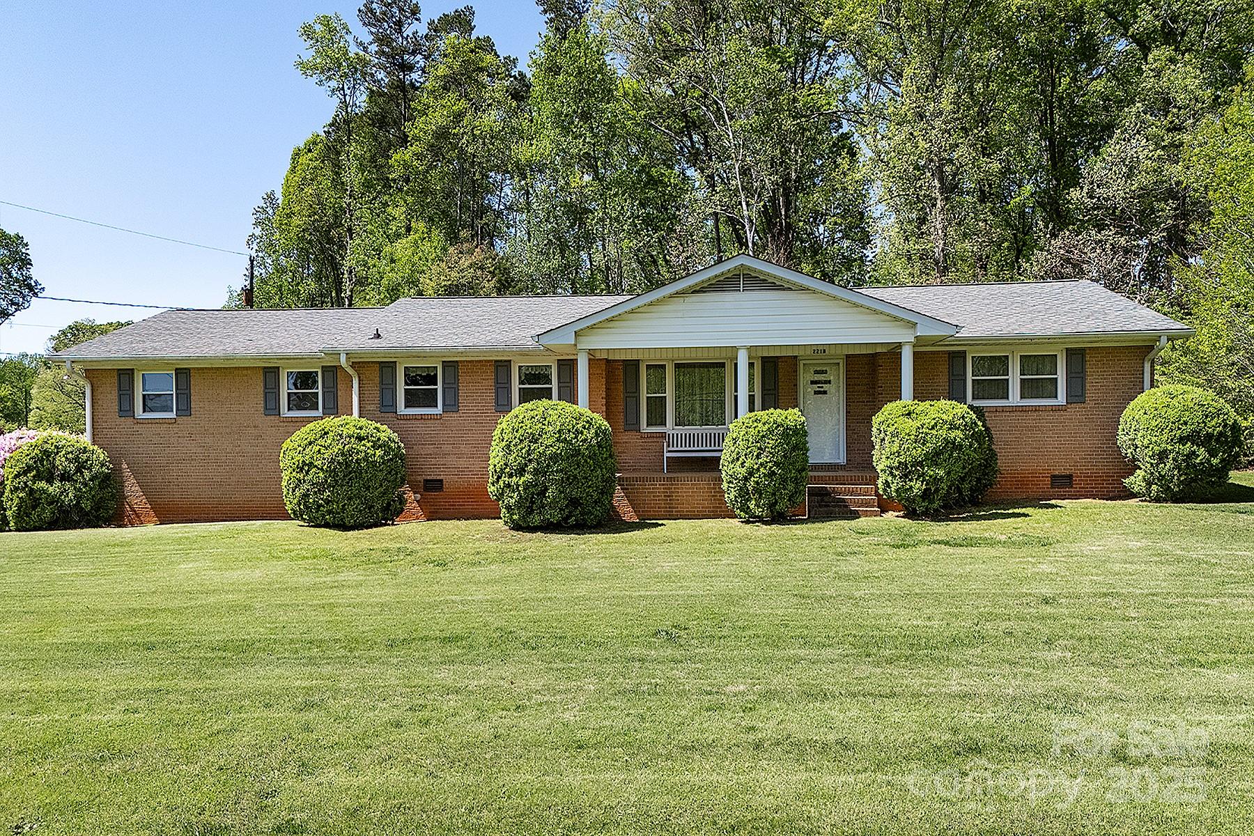 2218 Woodcrest Drive