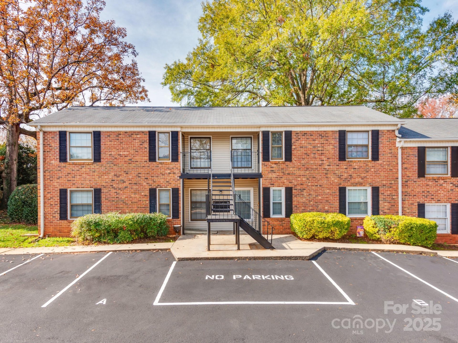 Property image 2 at 5903 Quail Hollow Road, Charlotte, NC 28210