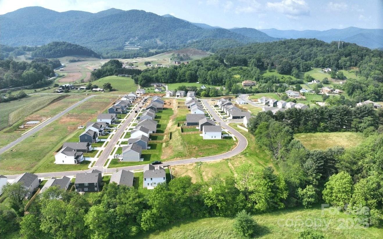 Property image 2 at 158 Ridgehaven Drive, Waynesville, NC 28786