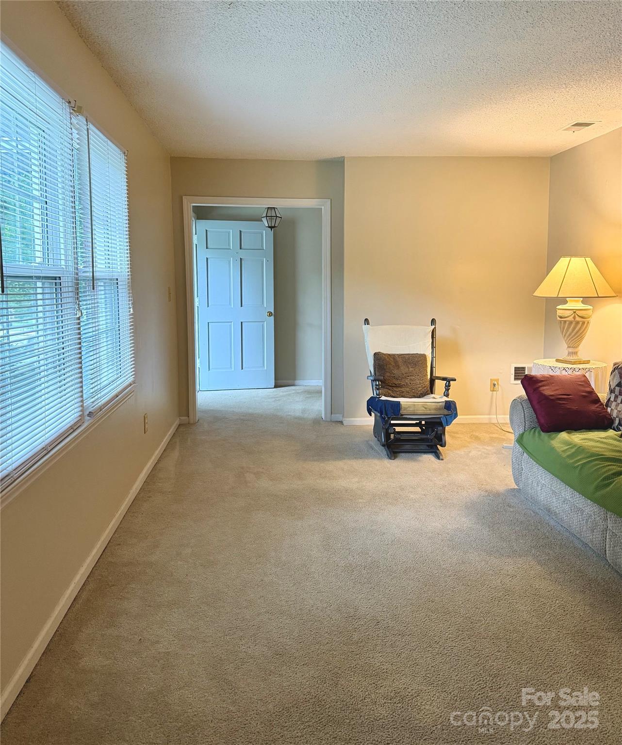 Property image 4 at 915 Eaglewood Avenue, Charlotte, NC 28212