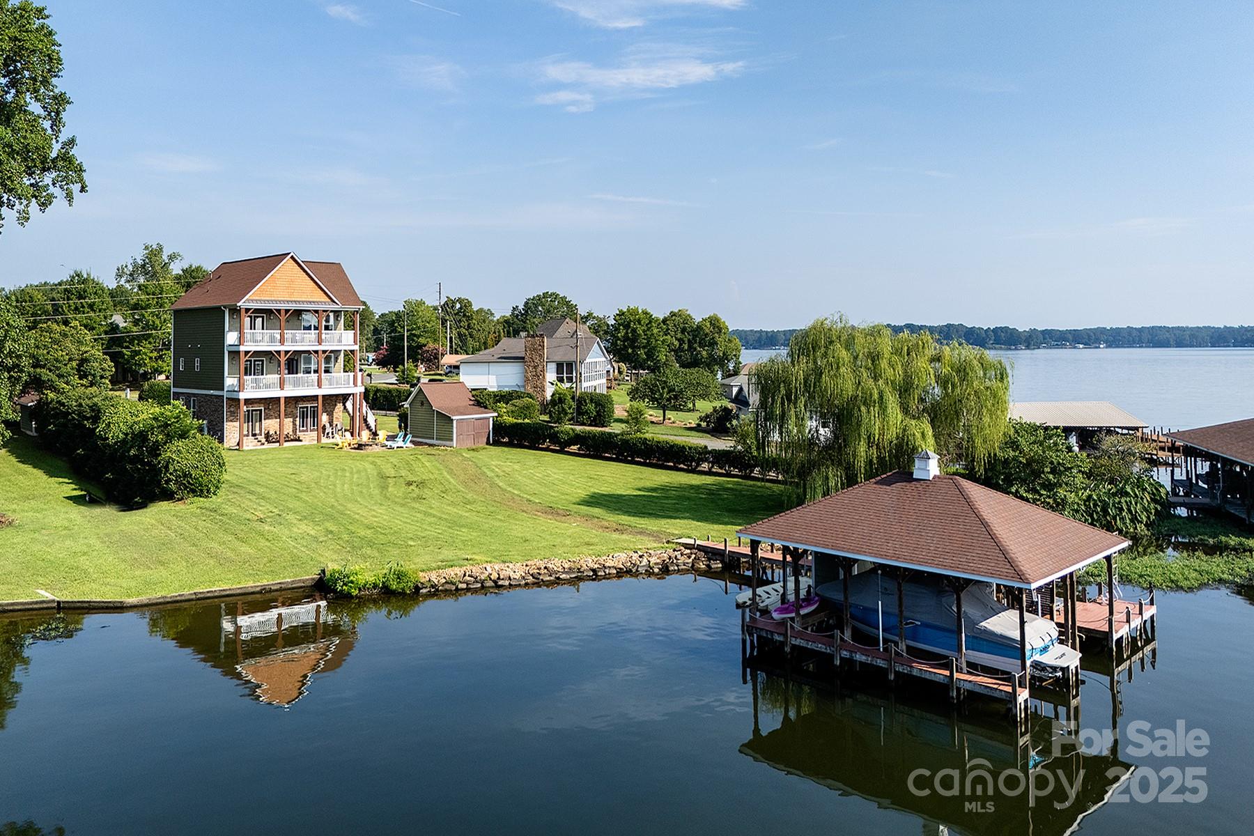 Piney Point Beach, Norwood Community