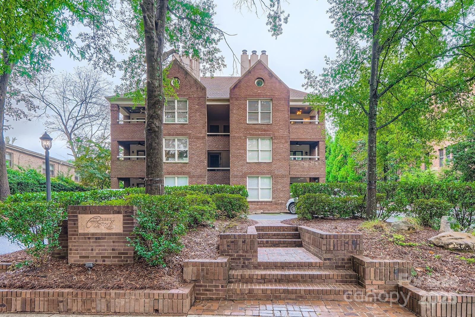 2220 Roswell Avenue