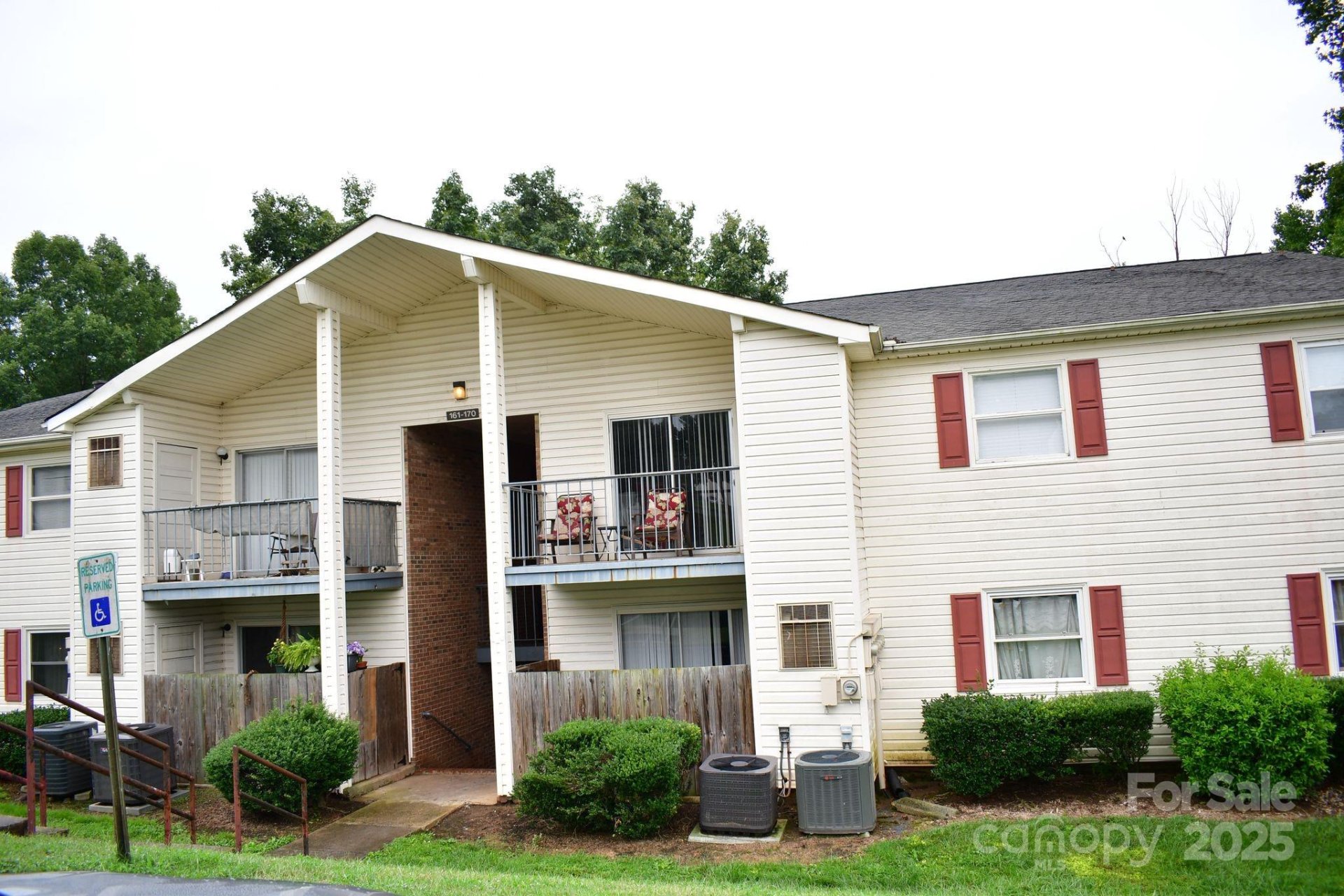 7988 Shady Oak Trail