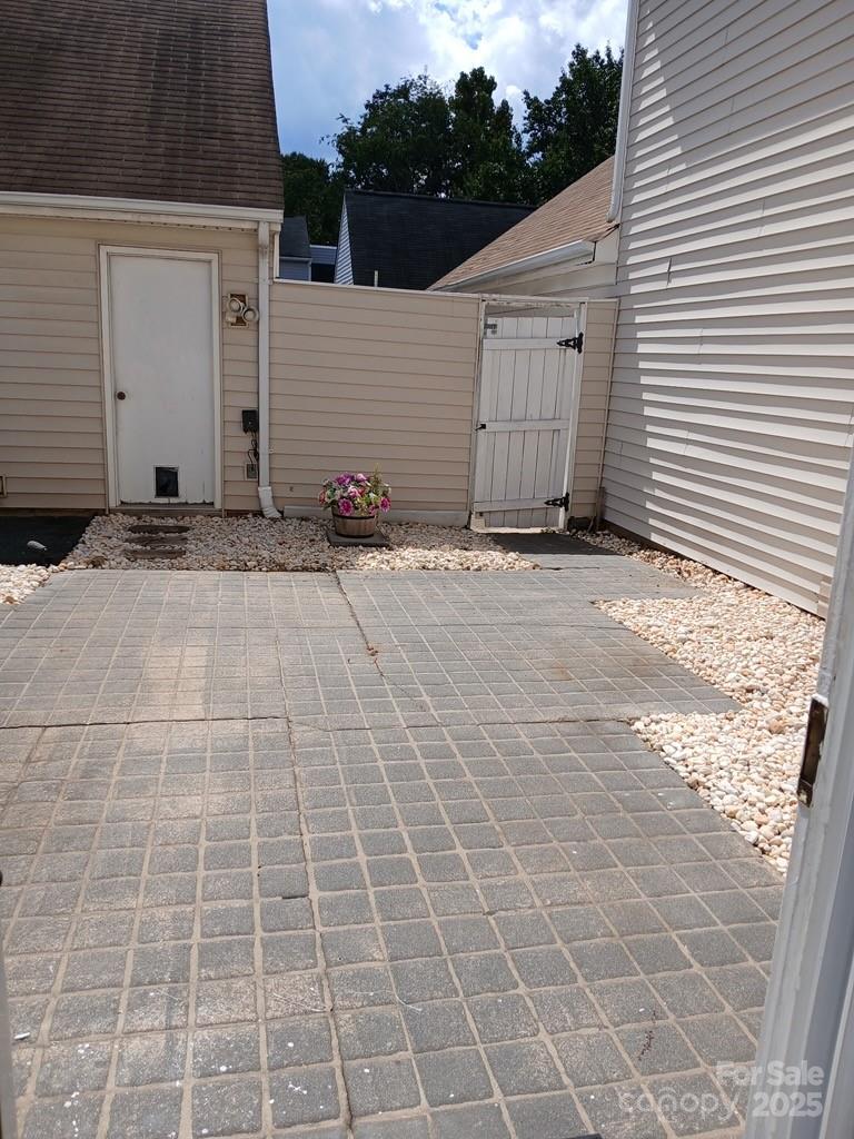 Property image 3 at 1648 Hollow Drive, Charlotte, NC 28212