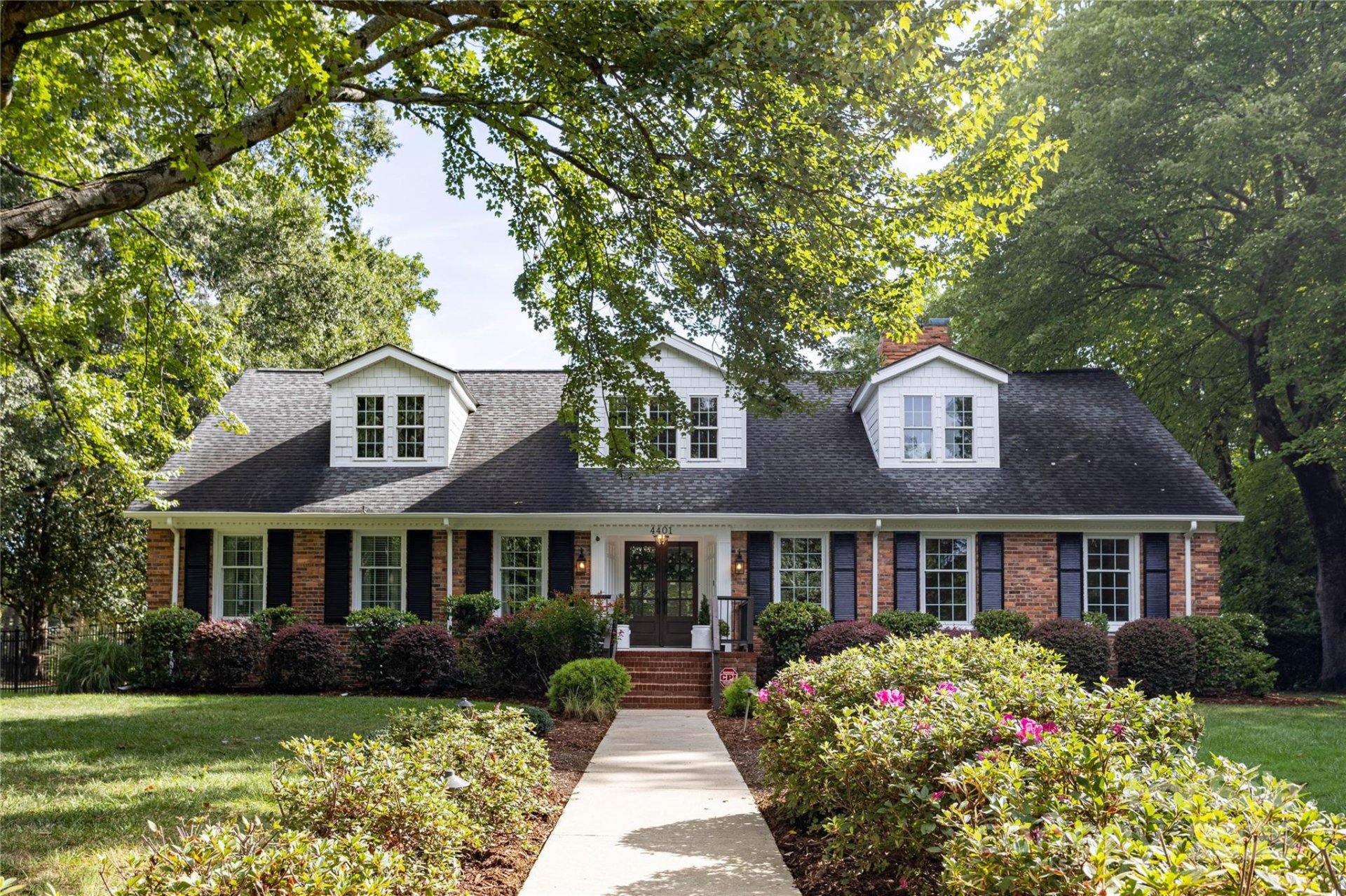 Property image 2 at 4401 Town And Country Drive, Charlotte, NC 28226